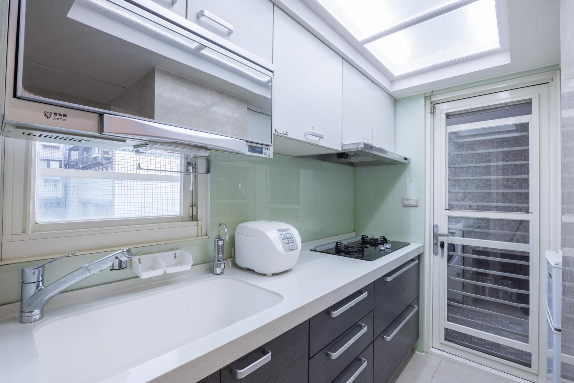 Apartment Comfy & 2b1b, Sleeps 5, 3min To Daan Mrt 舒適市中心 2房1衛 睡5人 3分到大安站