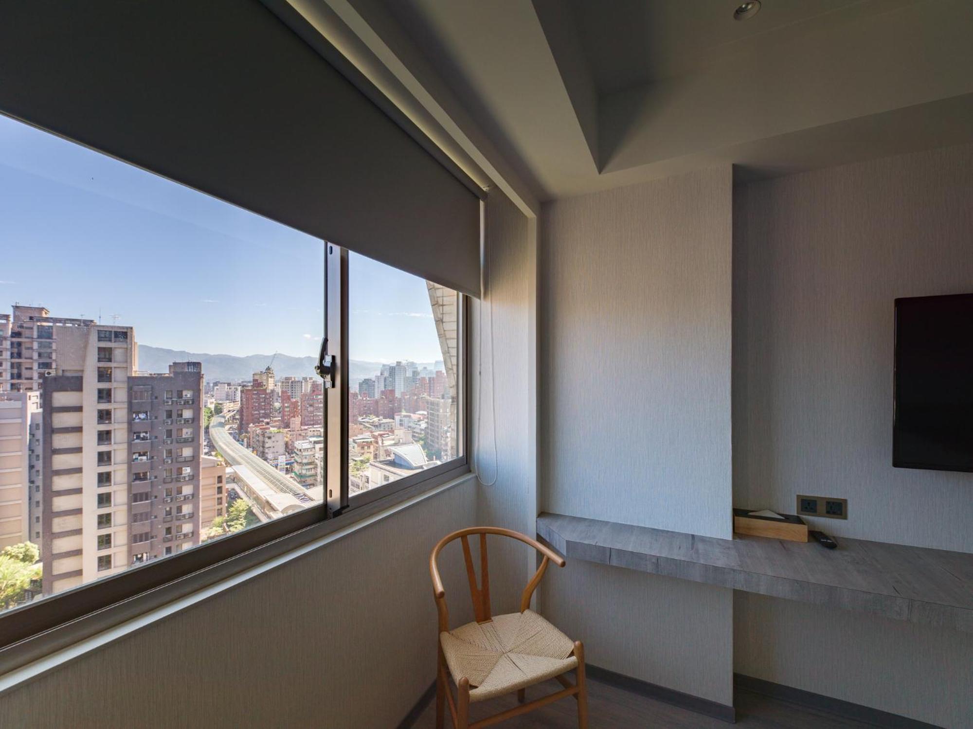 Dahu Park 4* Taipei