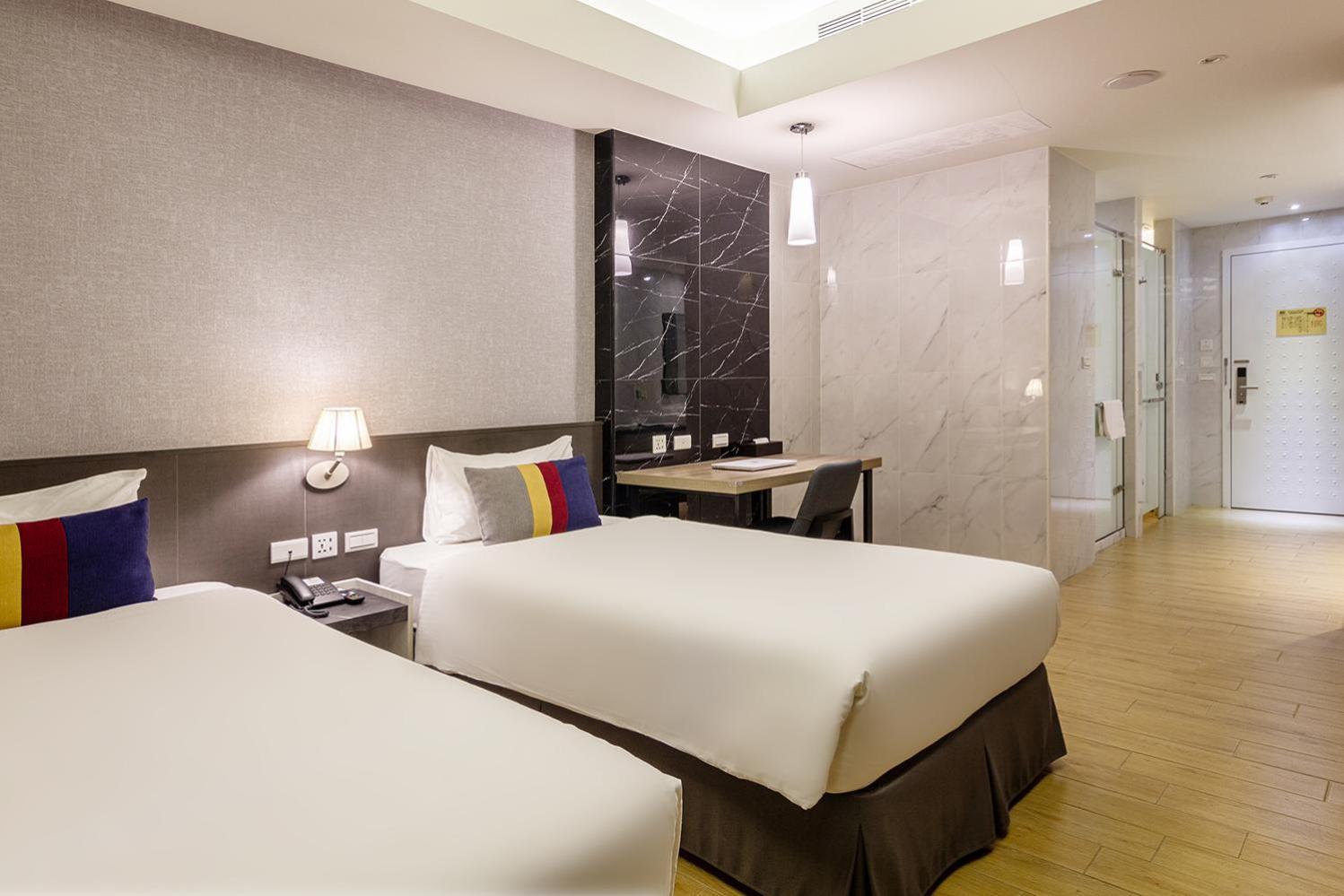 Check New Luzhou Hotel