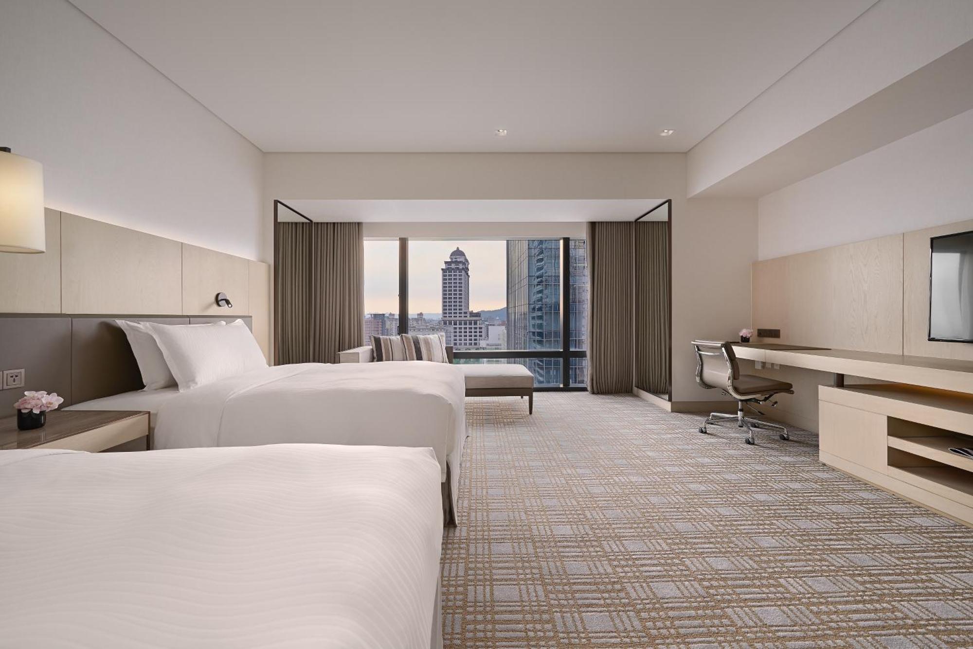 Marriott Hotel 5*