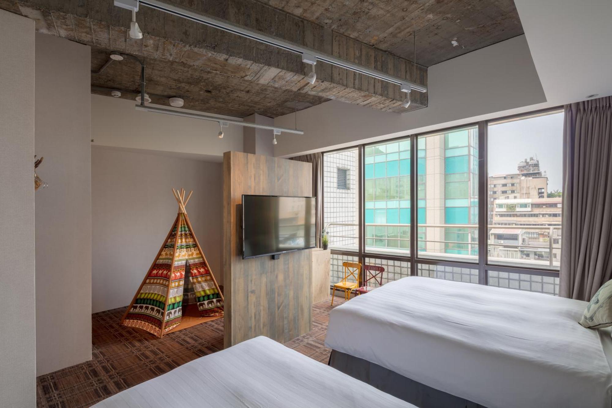 Roaders Zhonghua Hotel 3*