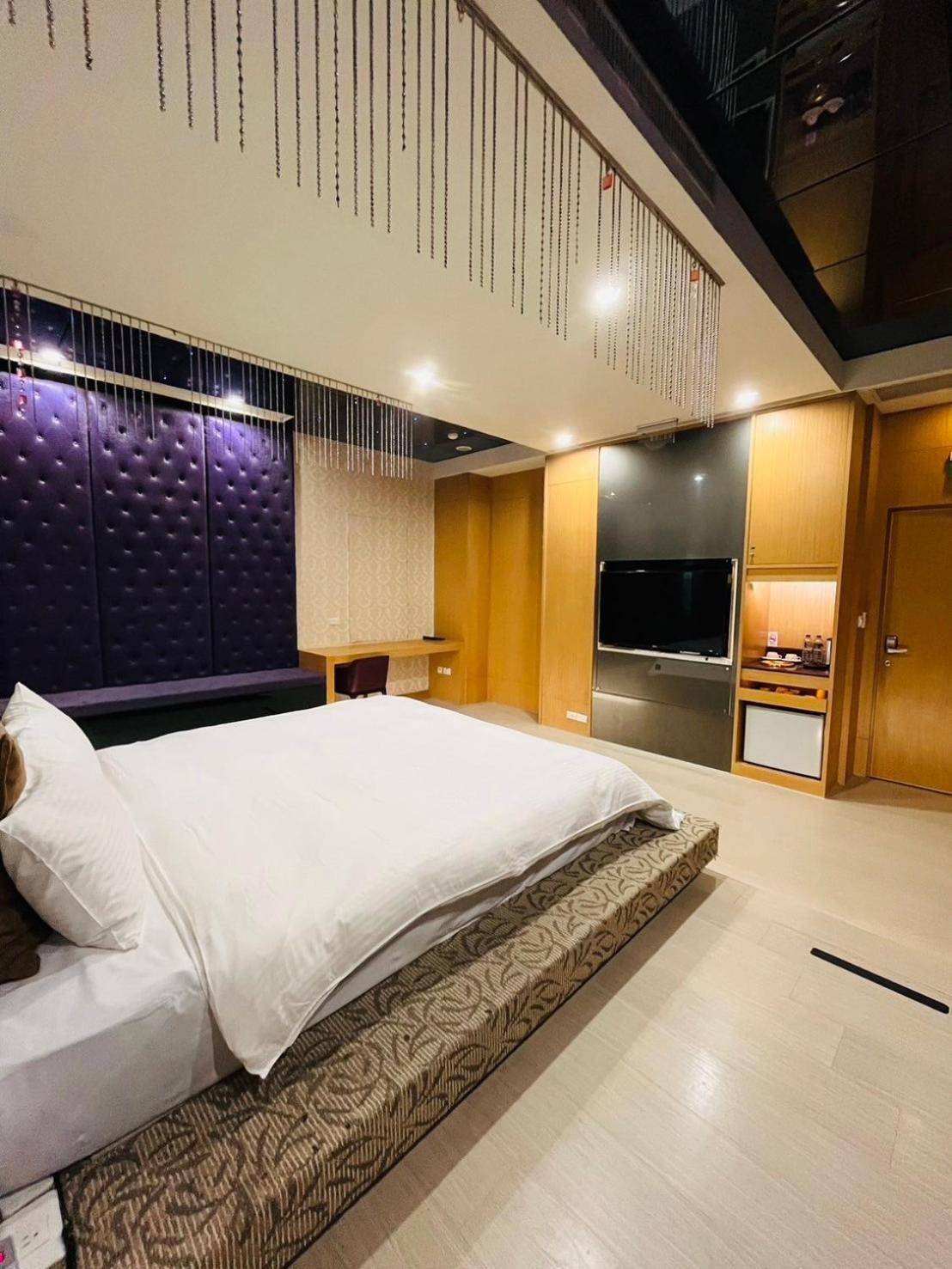 Walker - Chengde Hotel