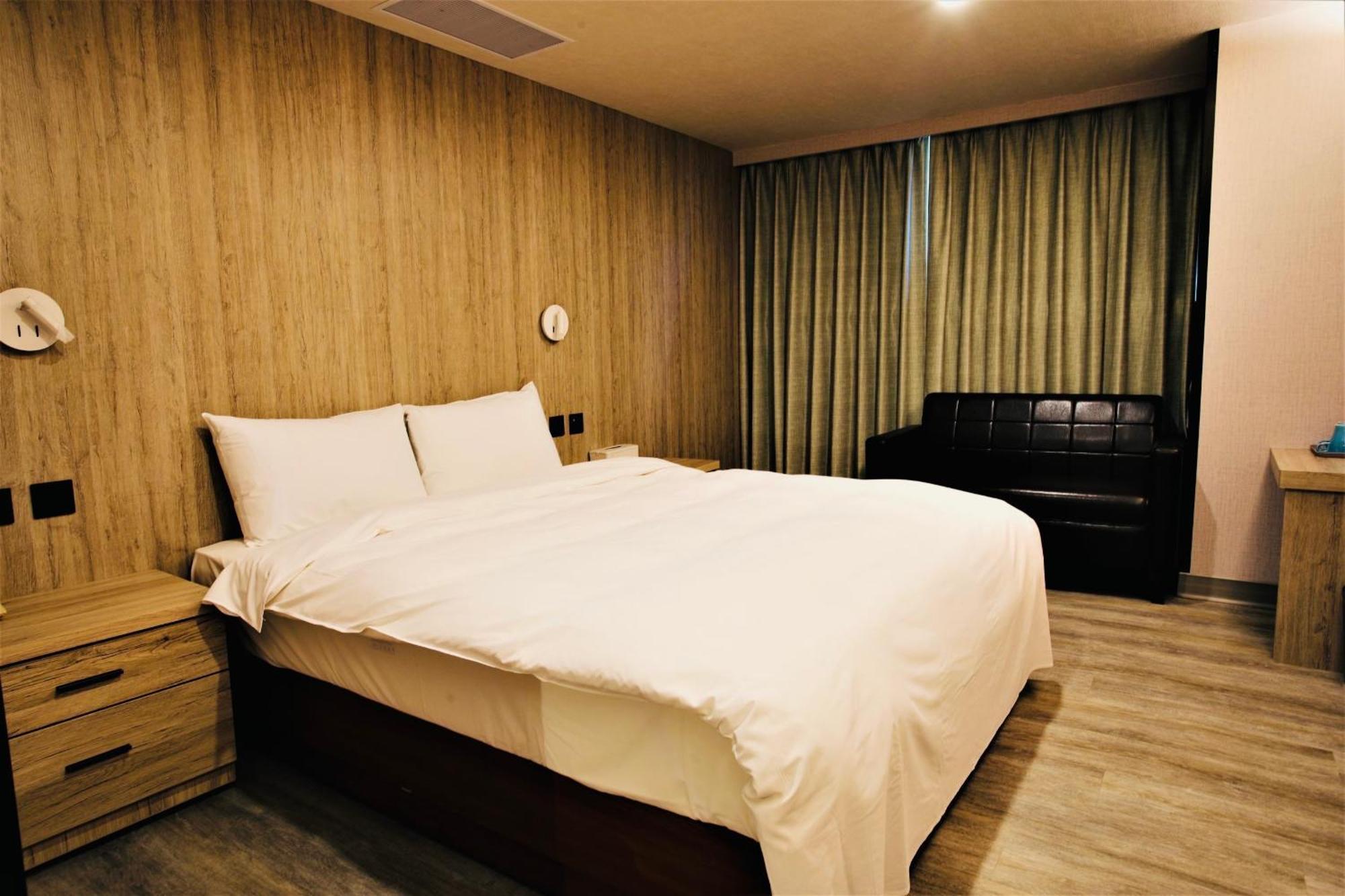 Penginapan Golden