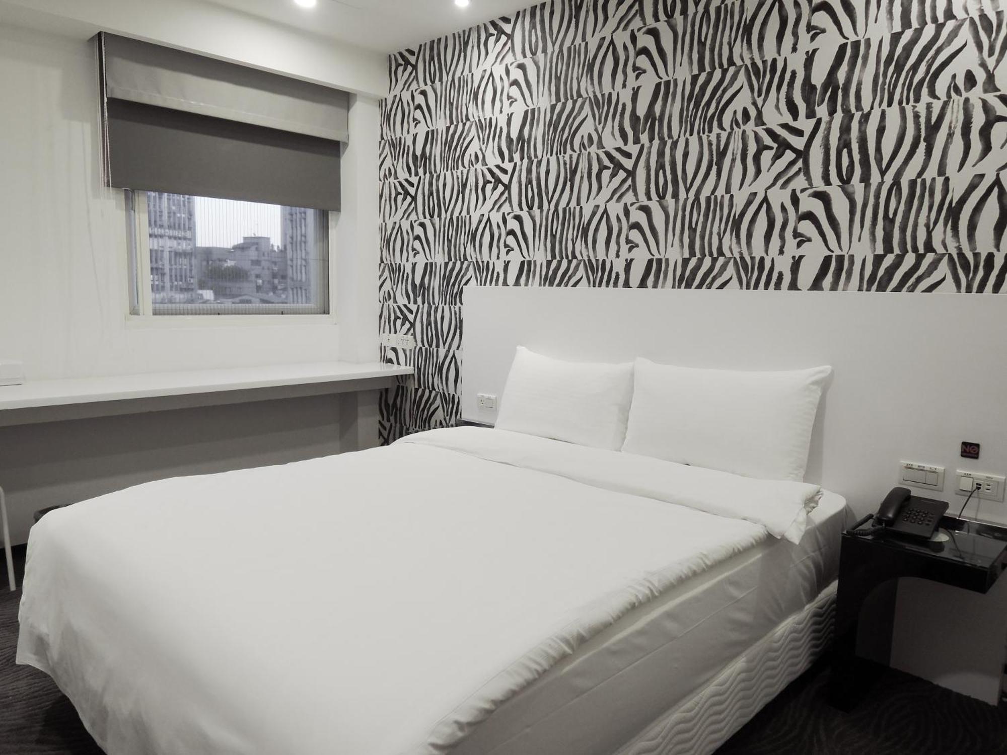 Hotel Check Express Yongkang 3*