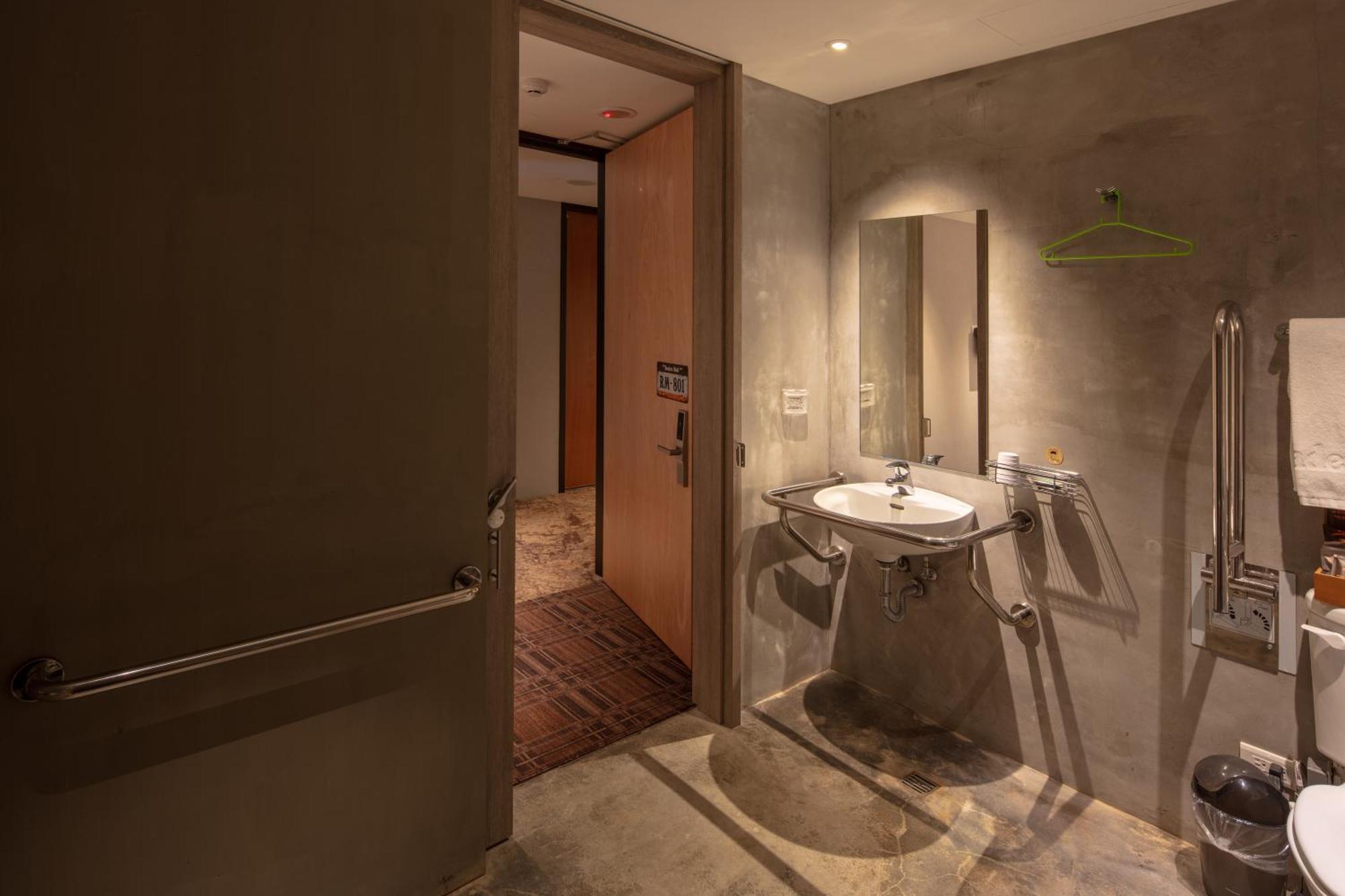 Hotel Roaders Zhonghua 3*