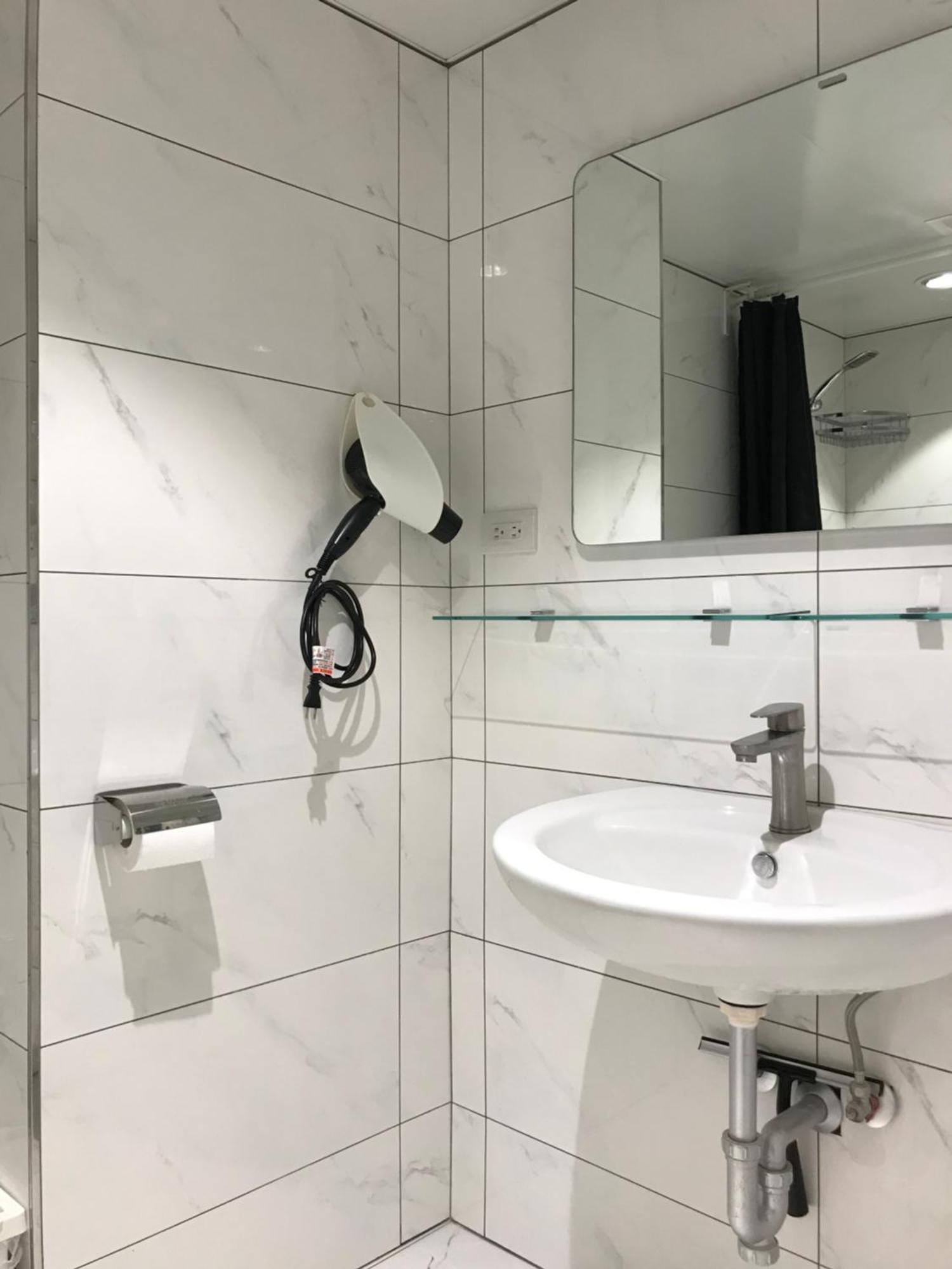 Aparthotel Urban Abode 1 *