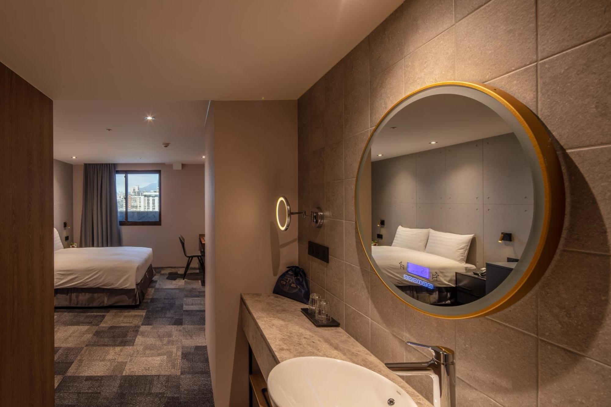 Roaders - Theme Hotel Taipei