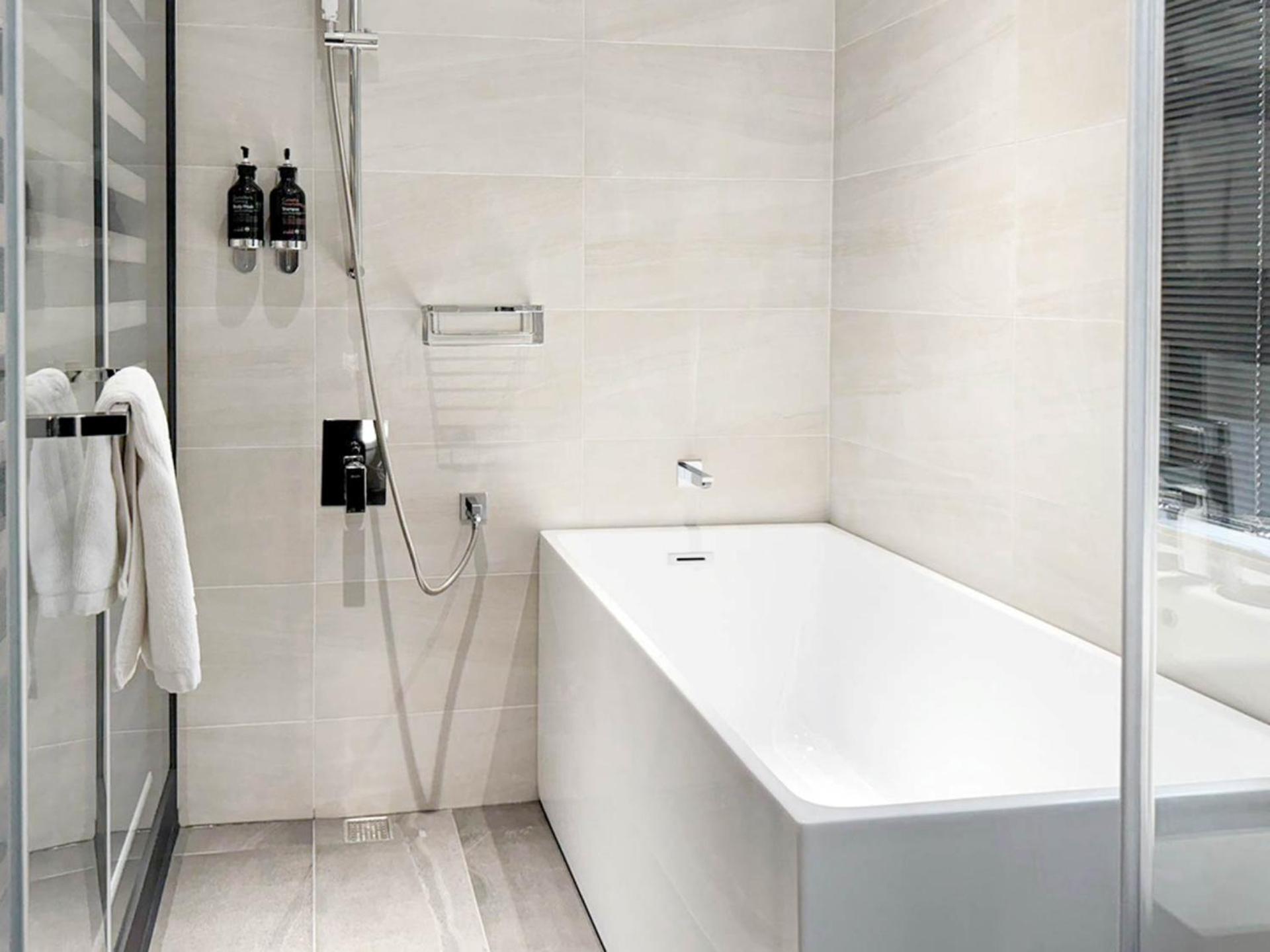 Royal Rose Zhongshan Hotel 3*