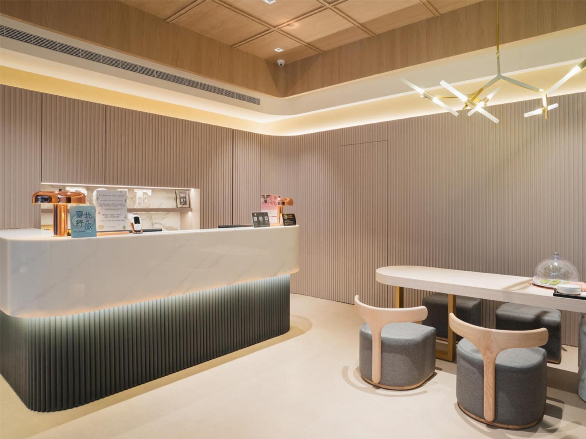 Royal Rose Zhongshan Hotel