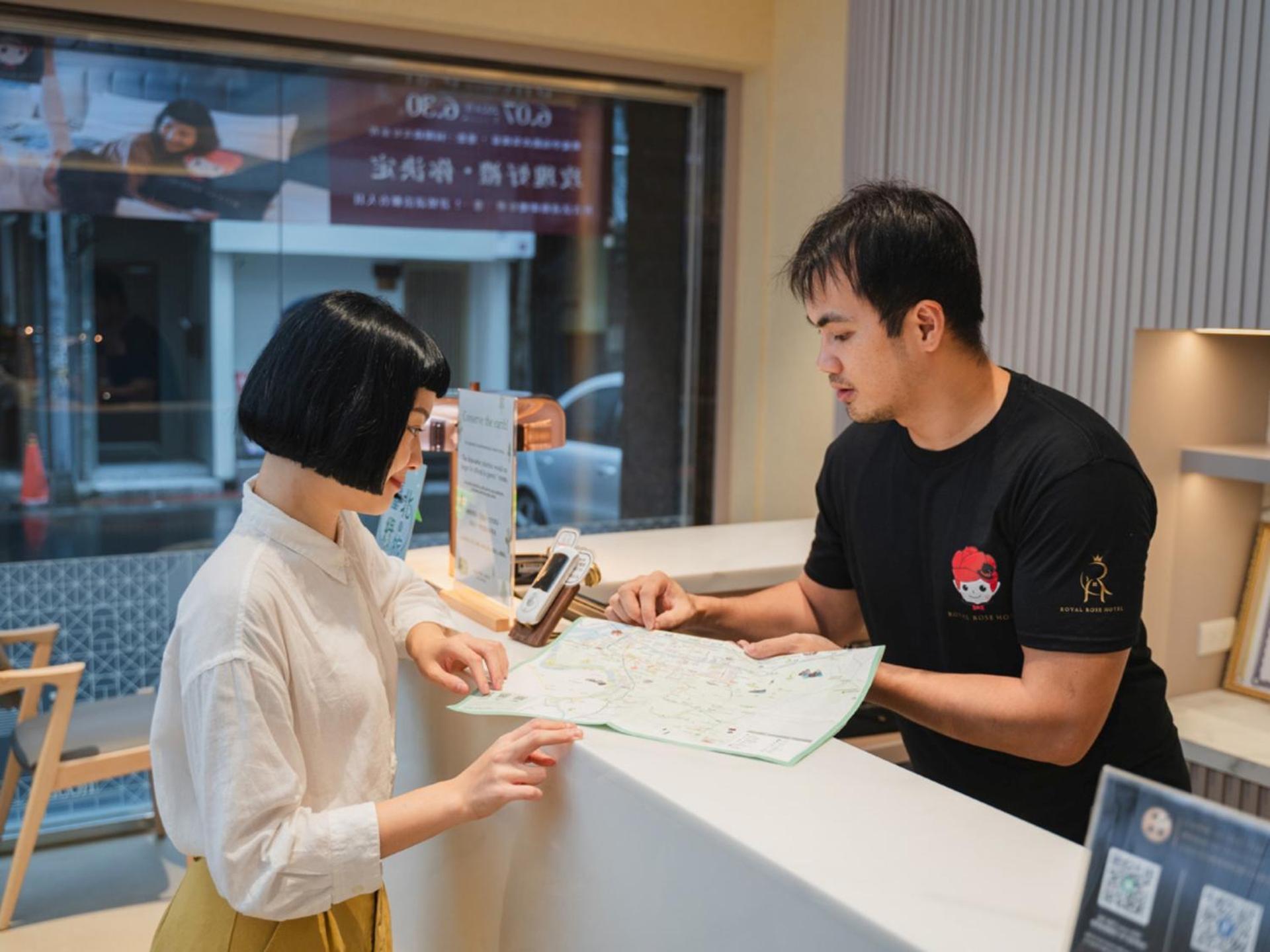 Royal Rose Zhongshan Hotel 3*