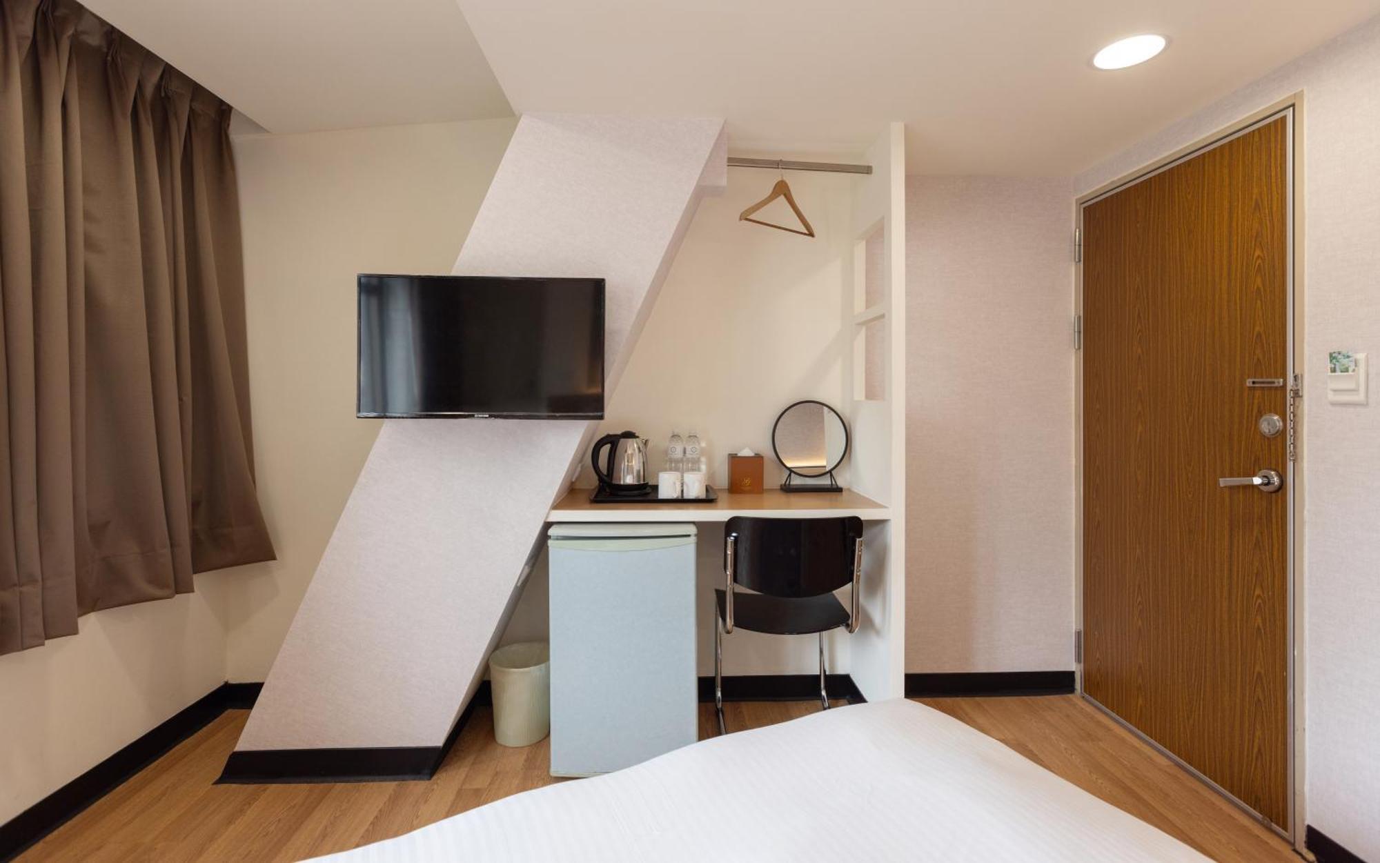 New World Hotel