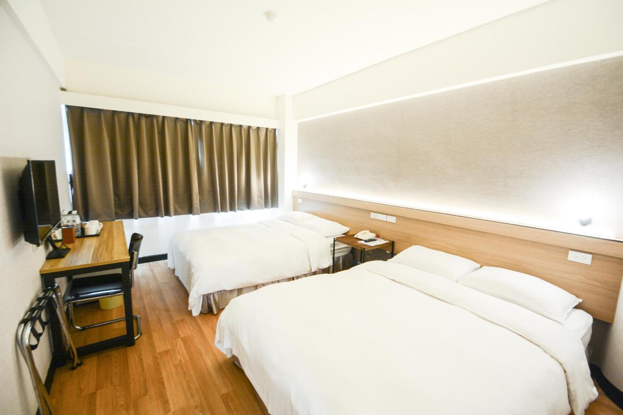 Hotel New World 3*