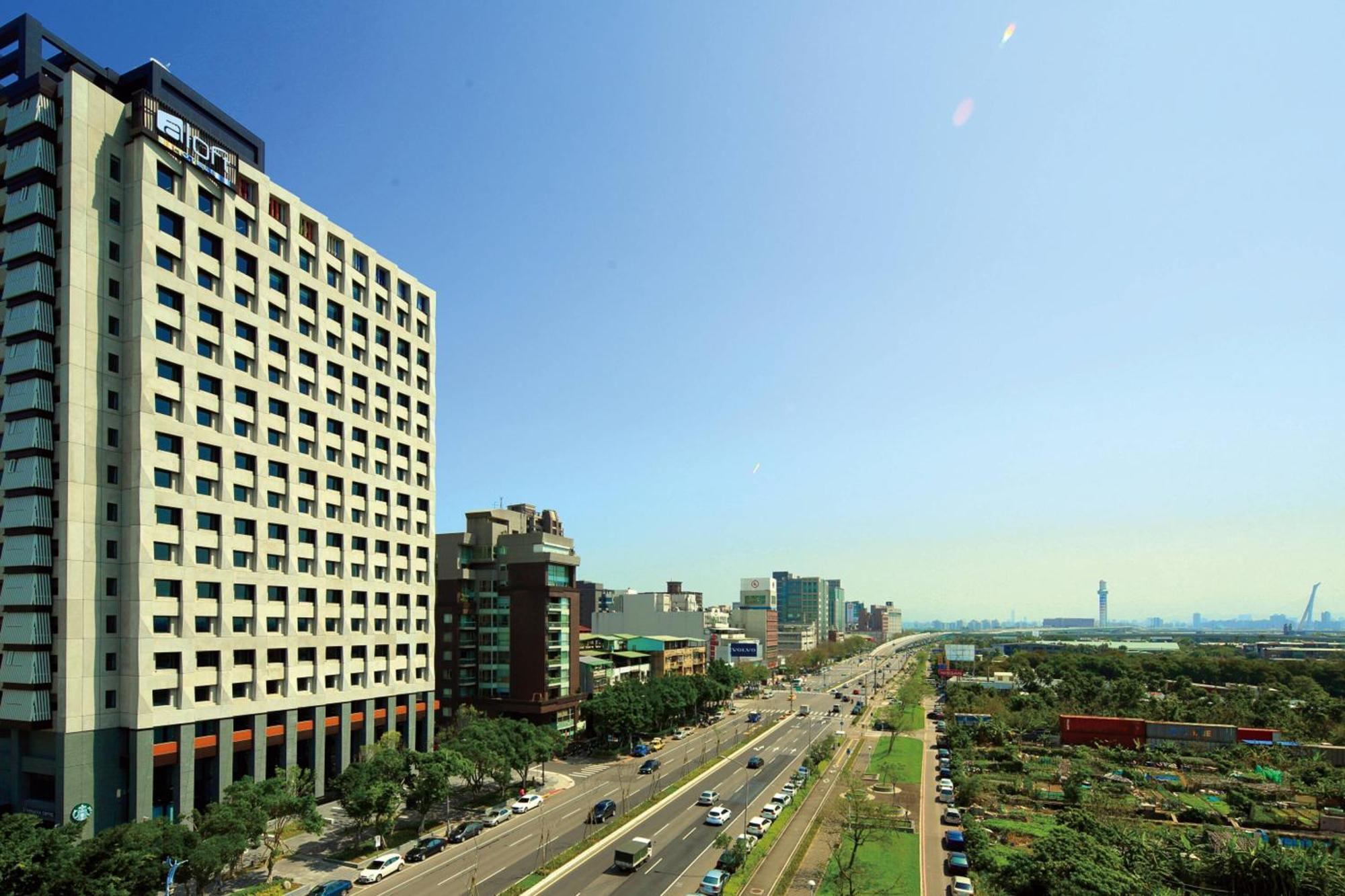 Aloft Beitou Hotel 4*