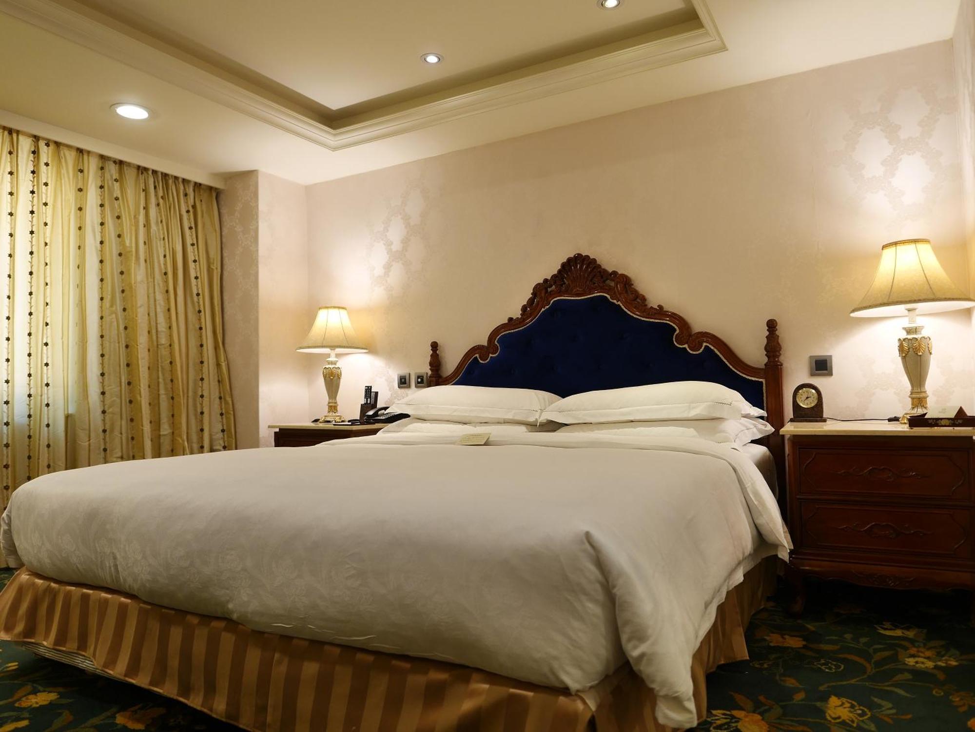 Hotel Royal Seasons ‧ Nanjing W. 4*