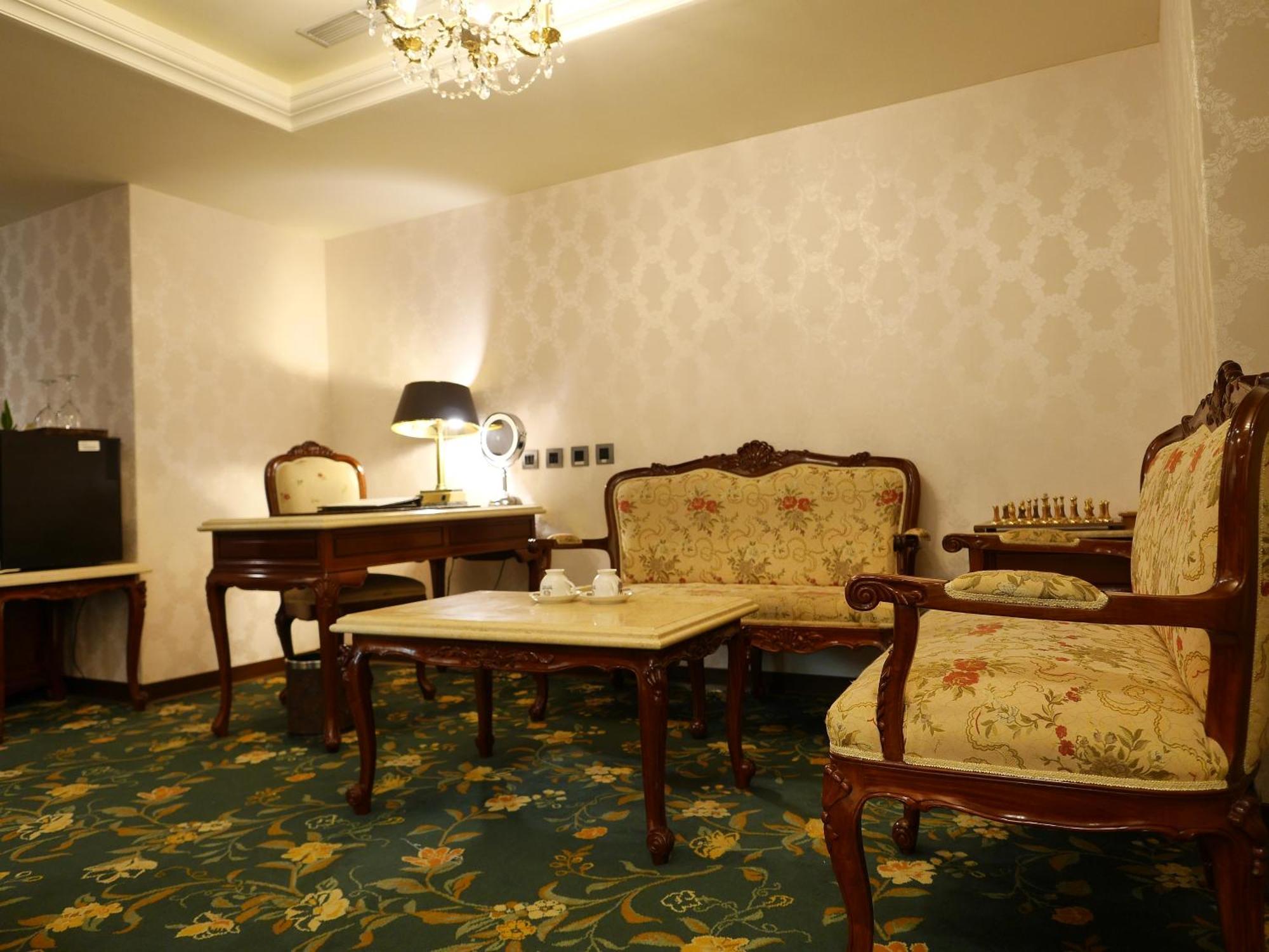 Royal Seasons ‧ Nanjing W. Hotel