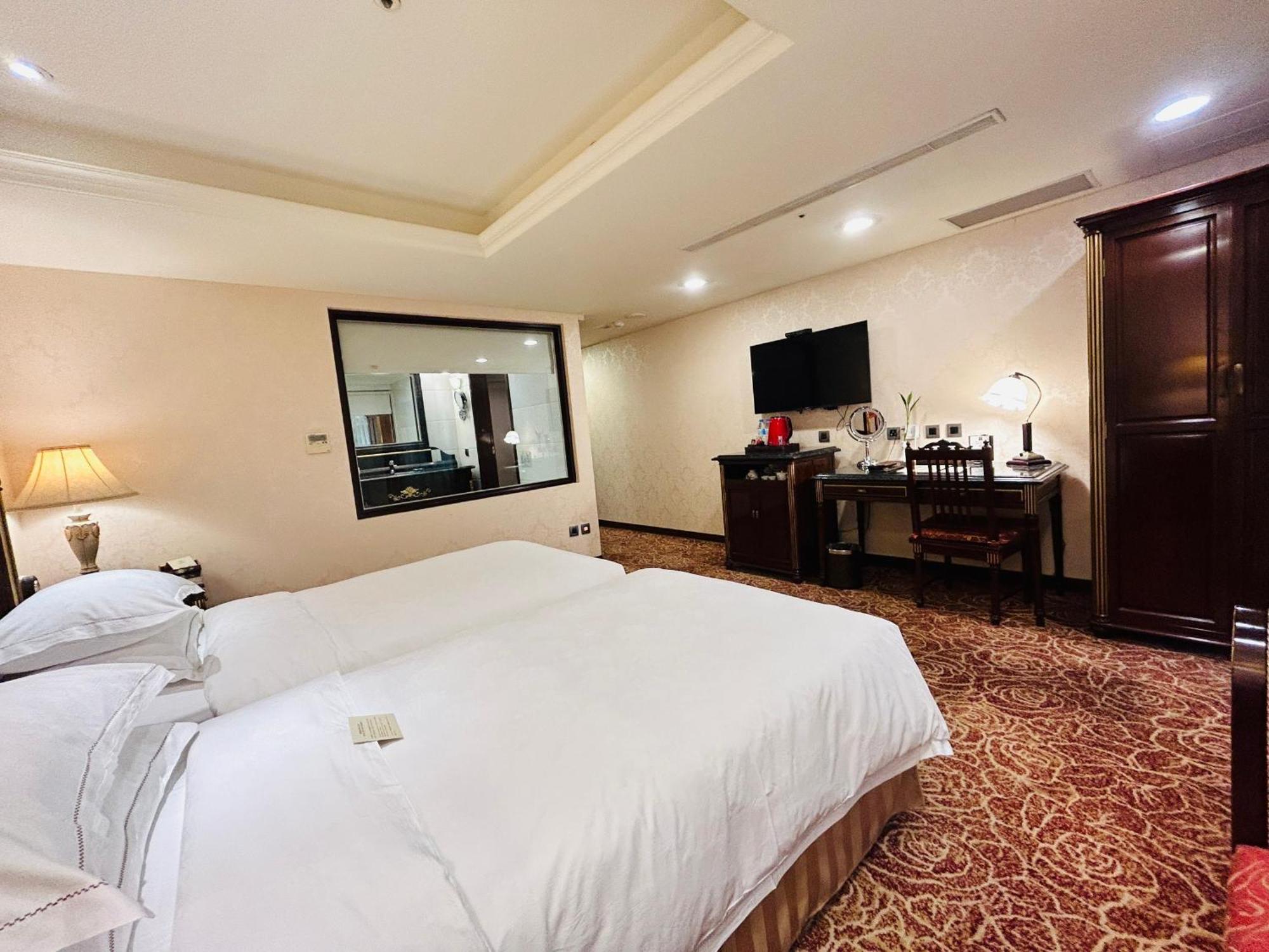 Royal Seasons ‧ Nanjing W. Hotel Taipei