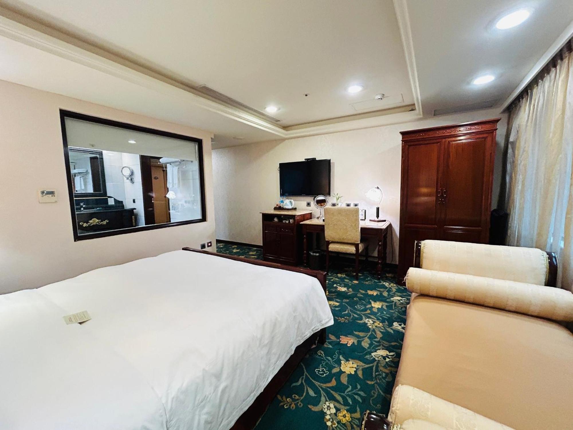Hotel Royal Seasons ‧ Nanjing W. 4*