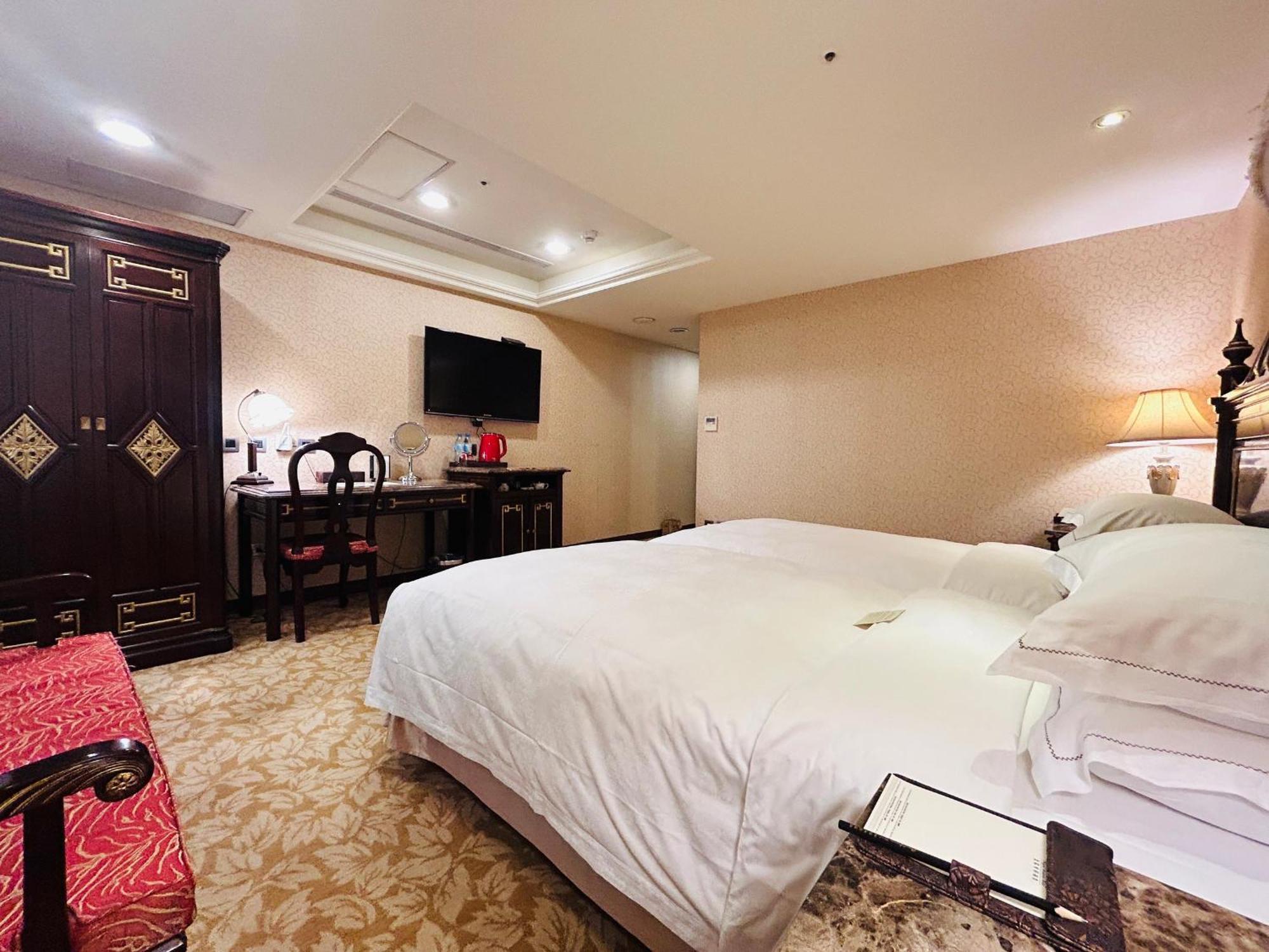Royal Seasons ‧ Nanjing W. Hotel 4*