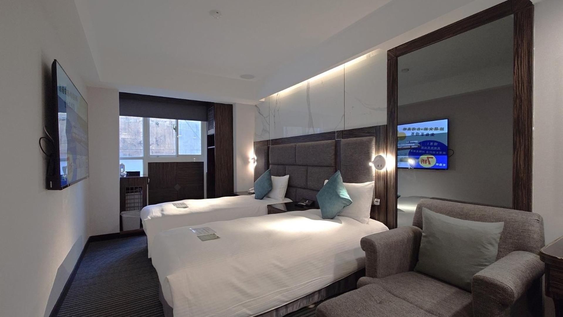 Hub - Zhongshan Branch Hotel 3*