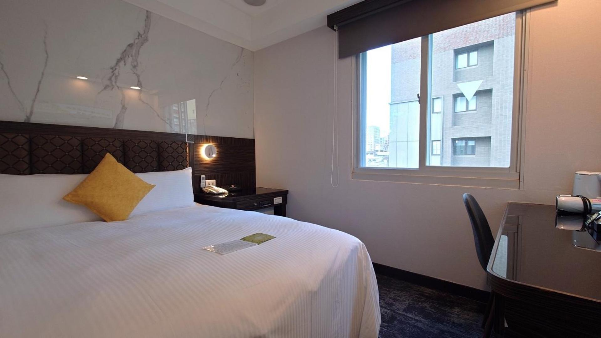 Hub - Zhongshan Branch Hotel 3*