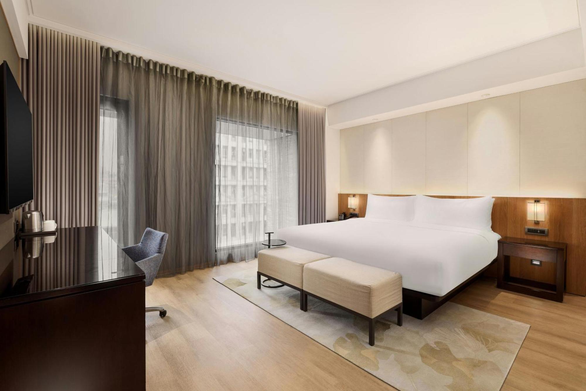 Hotel Aloft Zhongshan 4*