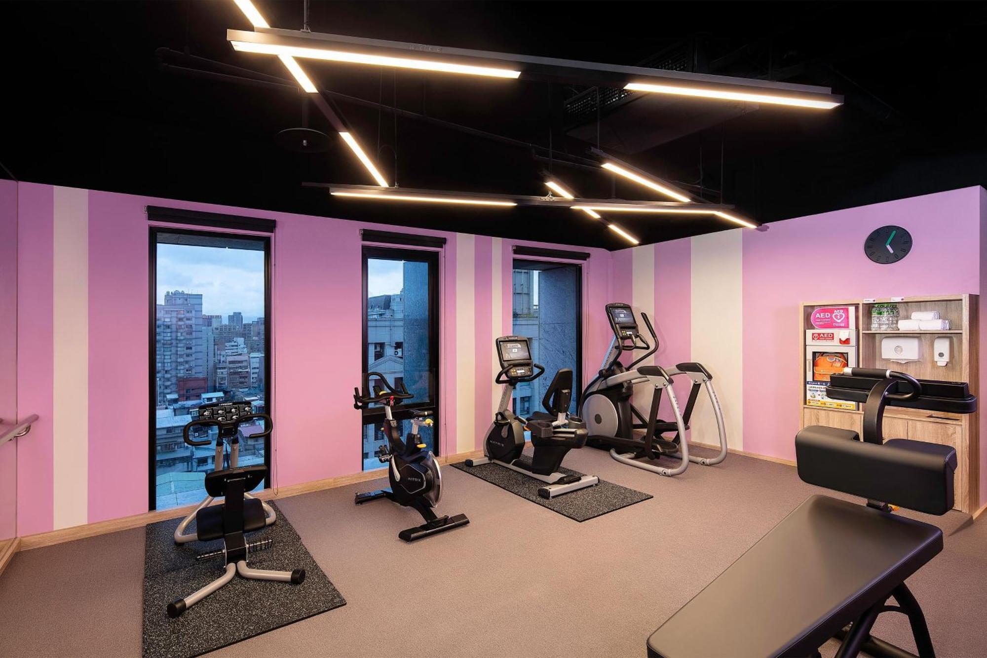 Aloft Zhongshan Hotel