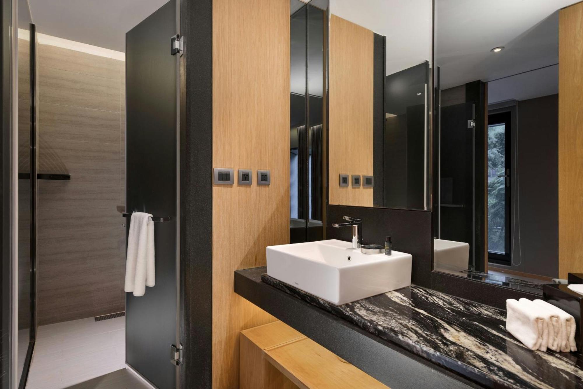 Aloft Zhongshan 4* Taipei