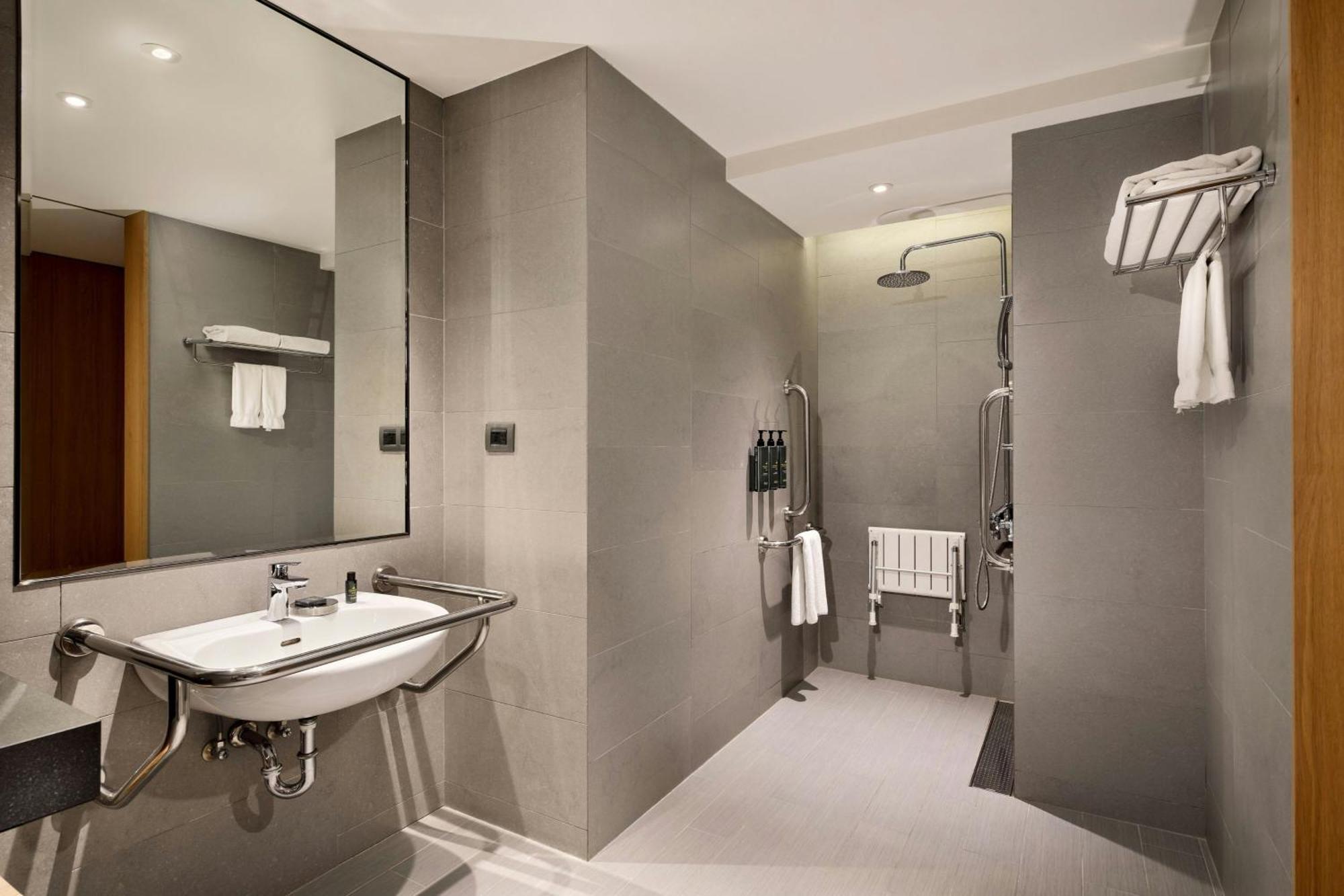 Aloft Zhongshan Hotel