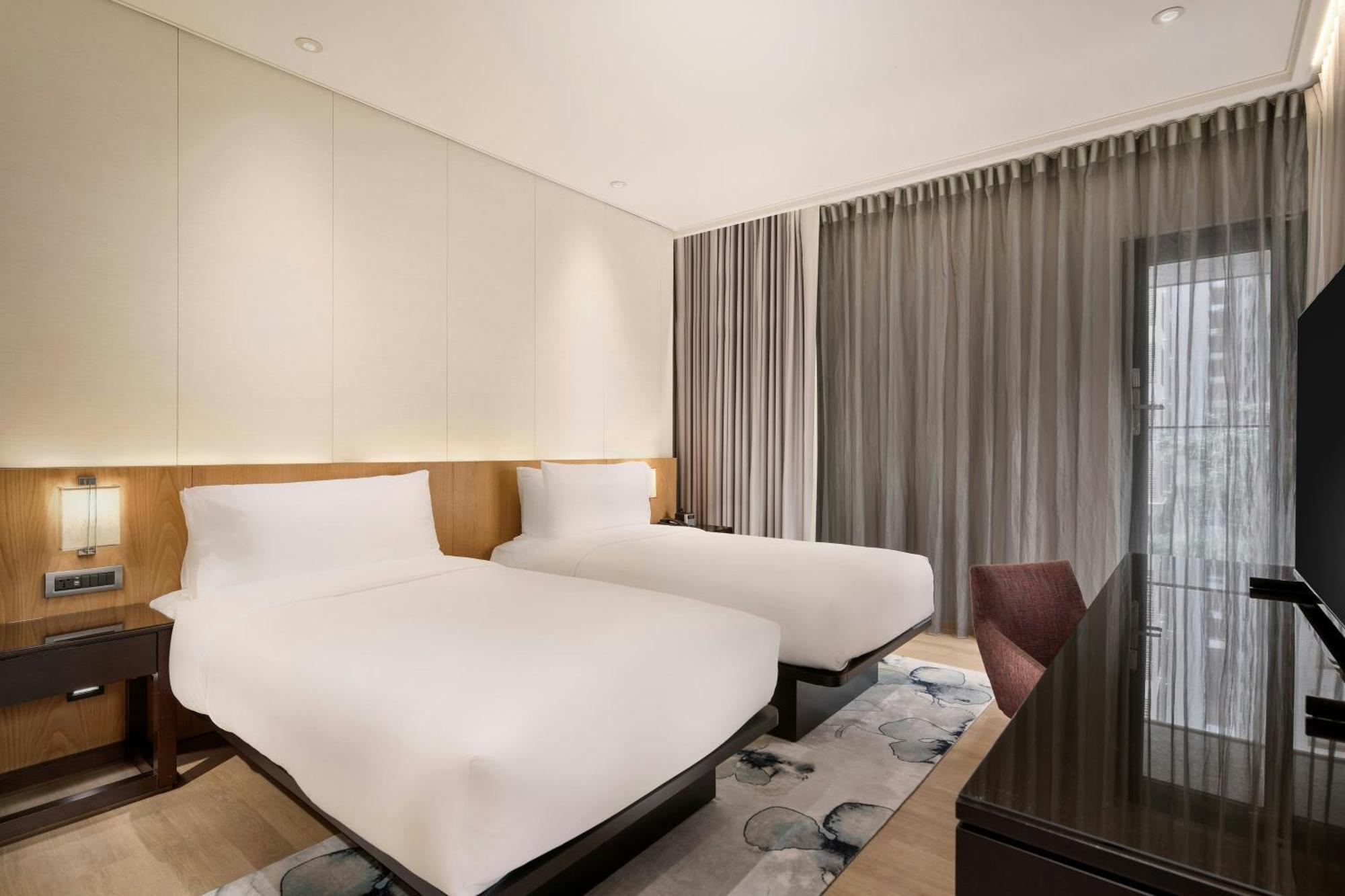 Aloft Zhongshan 4*