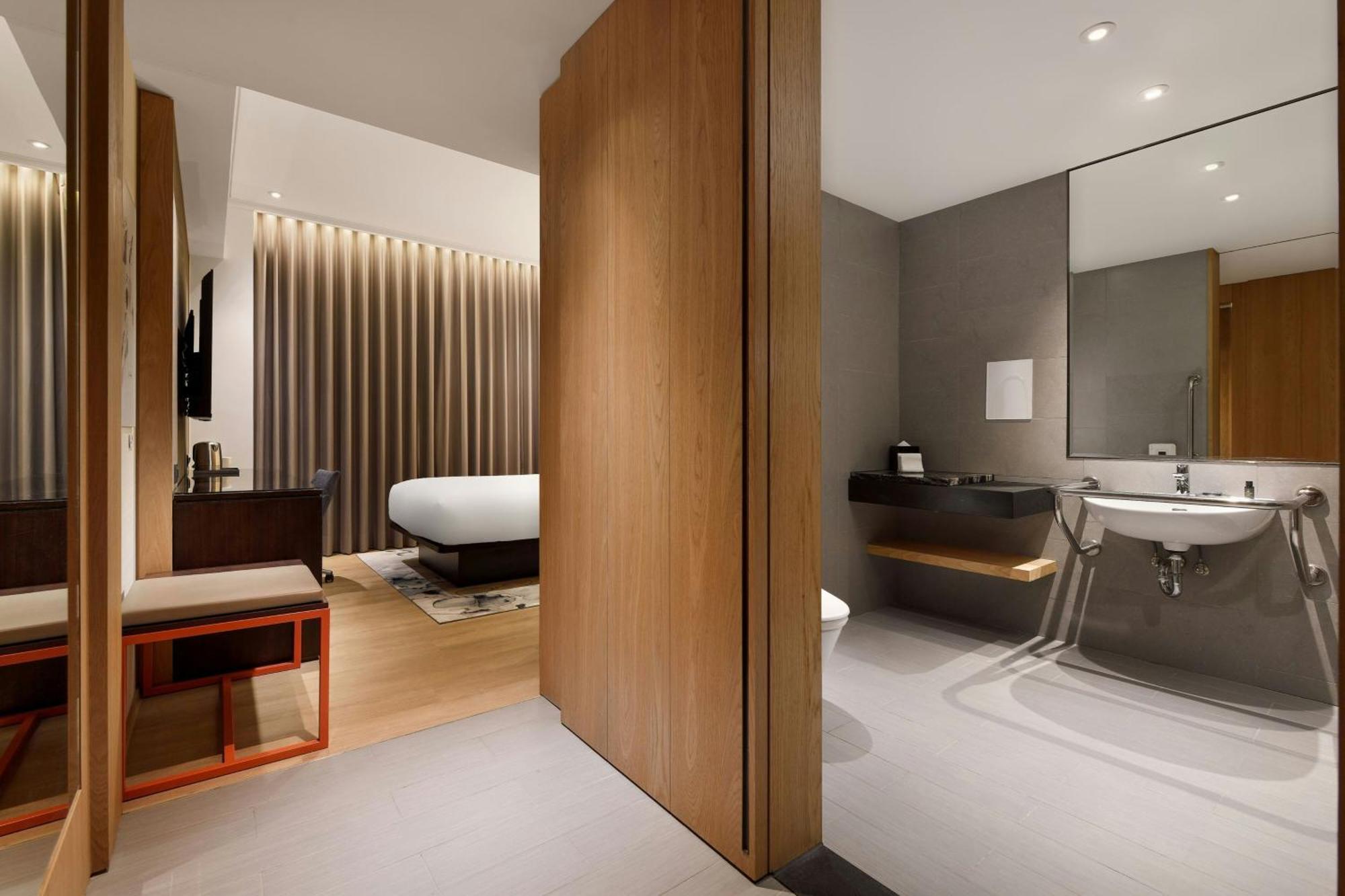 Aloft Zhongshan 4* Taipei