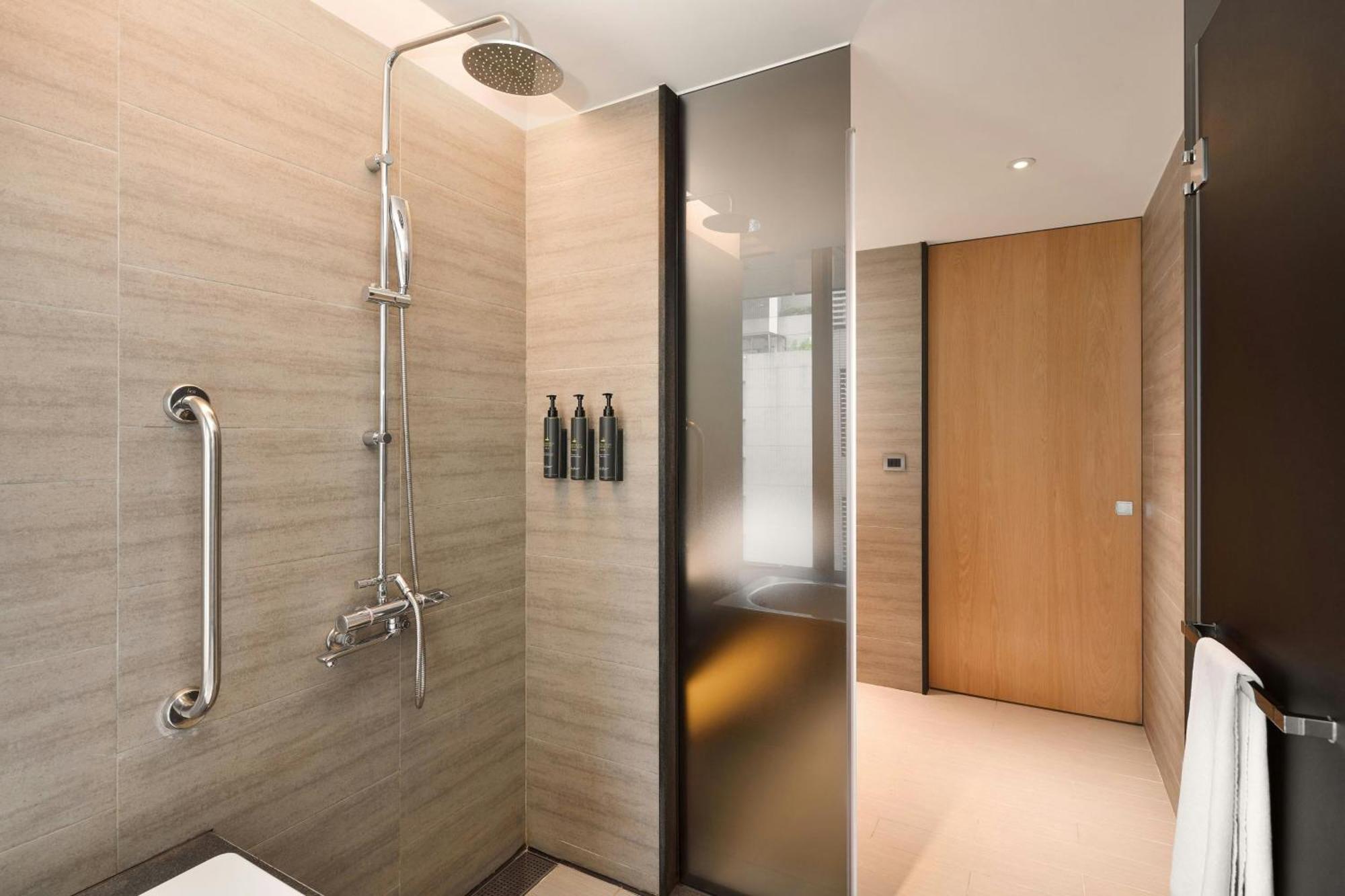 Aloft Zhongshan Hotel 4*