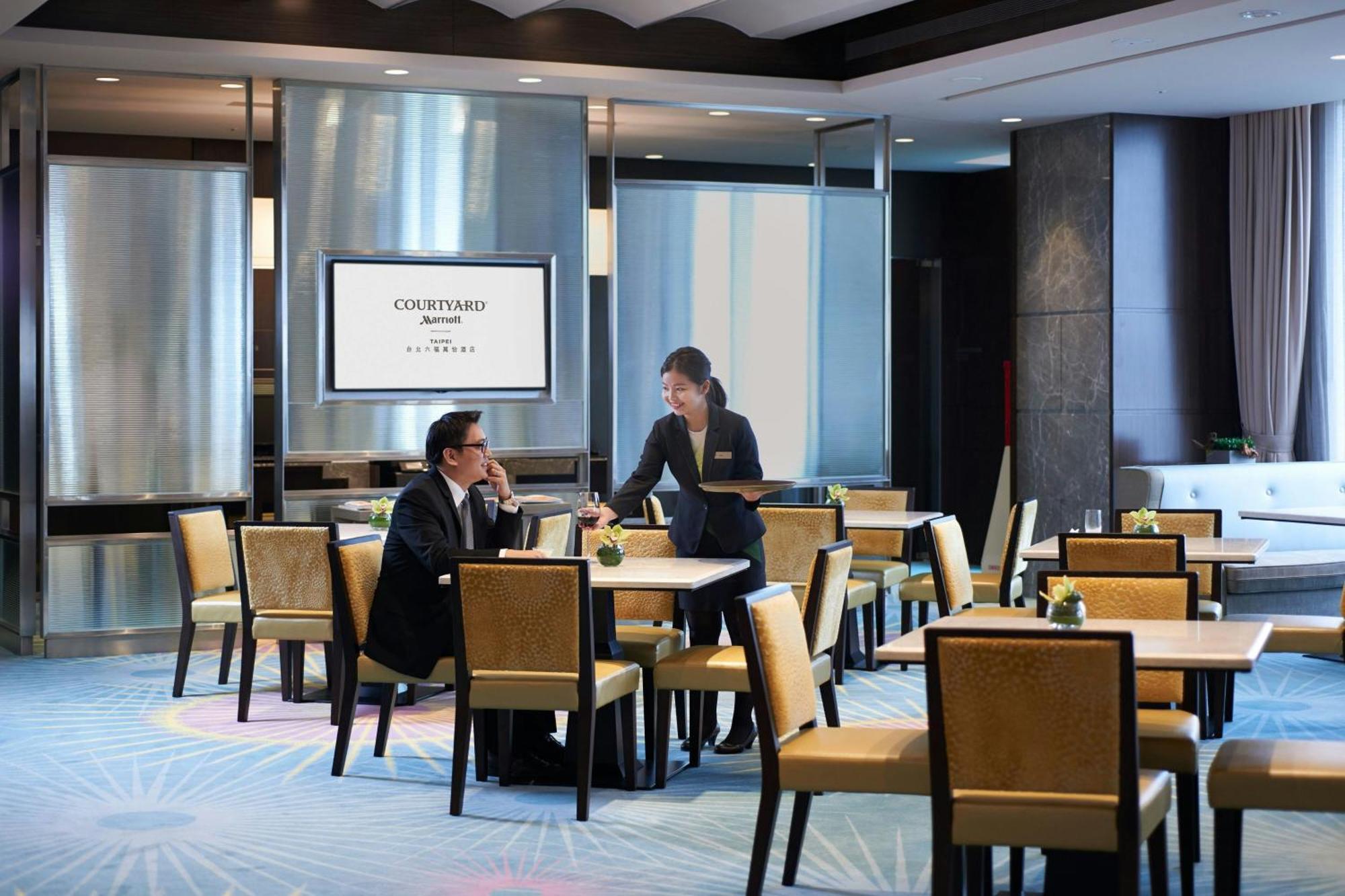 Hotel Courtyard By Marriott