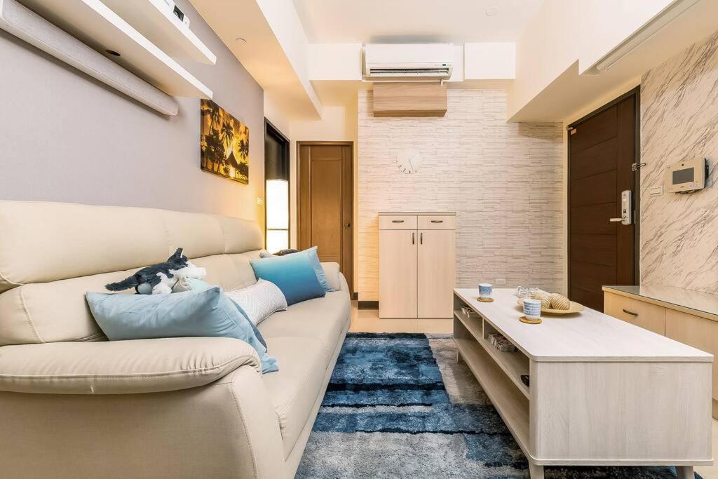 New Building 2b1blk Workspace Main Station • 新大樓 台北車站 2房1衛 客廳廚房 工作空間 Apartamento Taipei