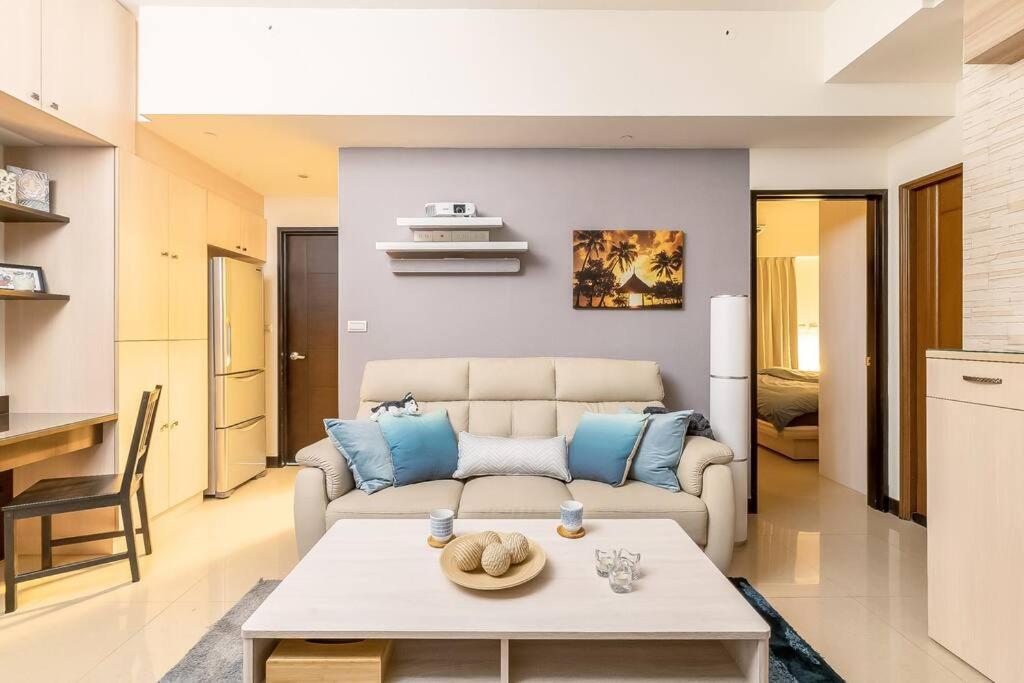 Apartment New Building 2b1blk Workspace Main Station • 新大樓 台北車站 2房1衛 客廳廚房 工作空間 Taipei