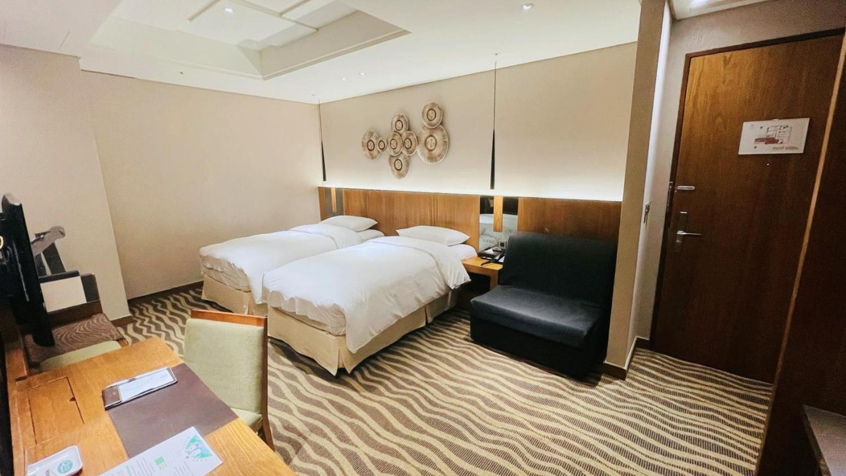 World Jianpei Hotel 4*