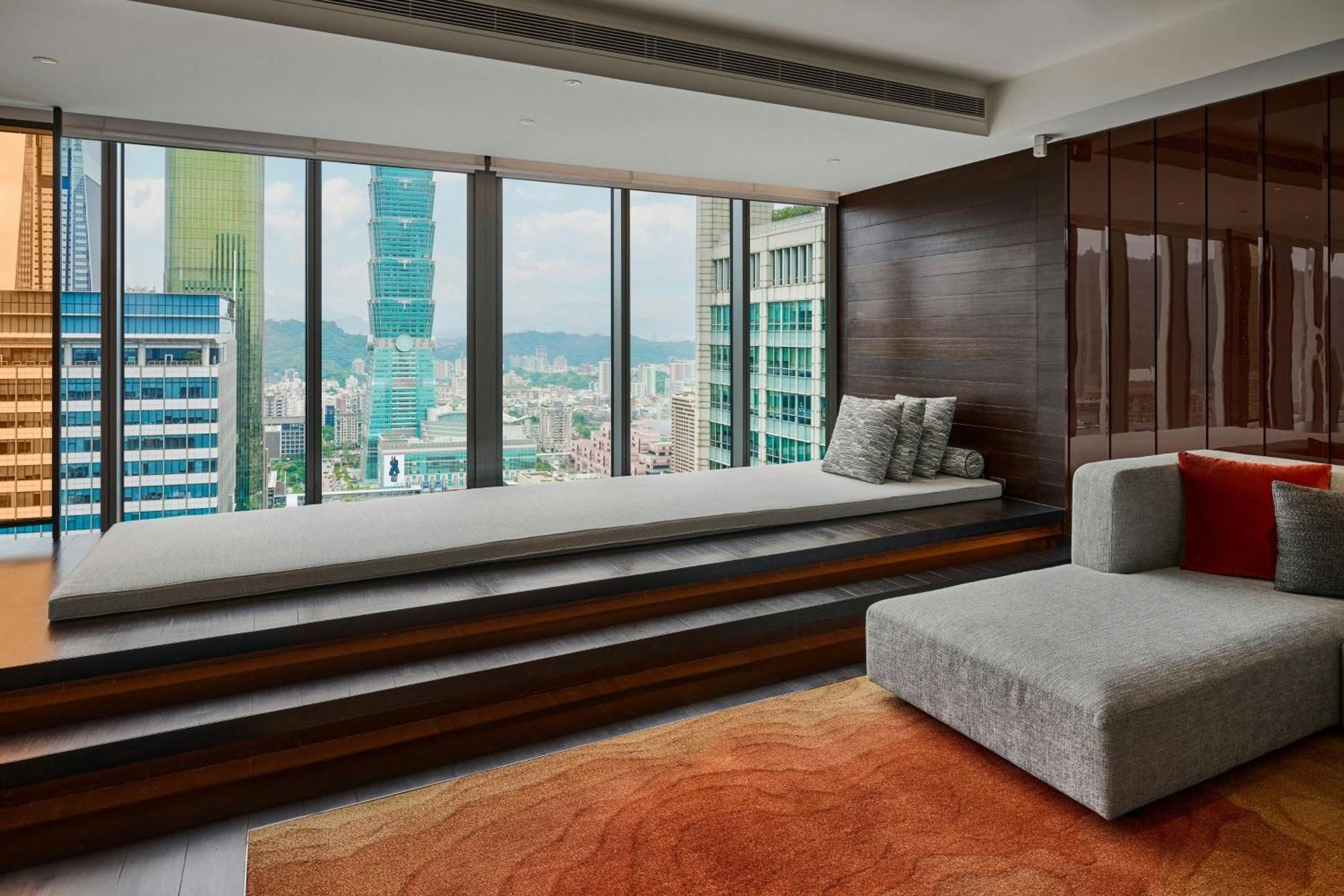 Hotel W 5*