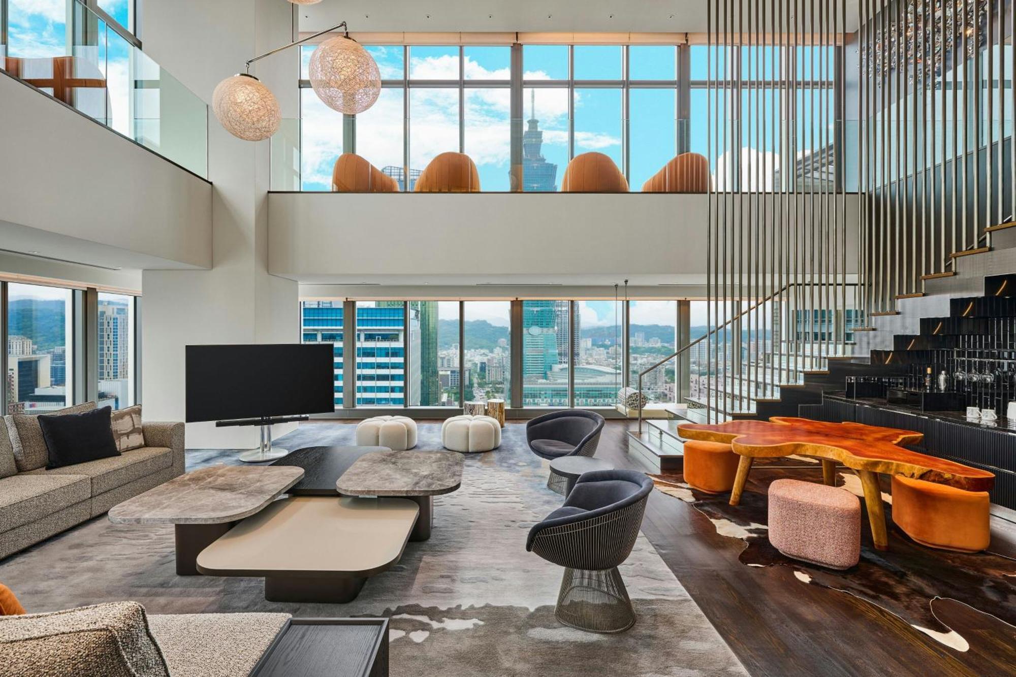 W 5* Taipei