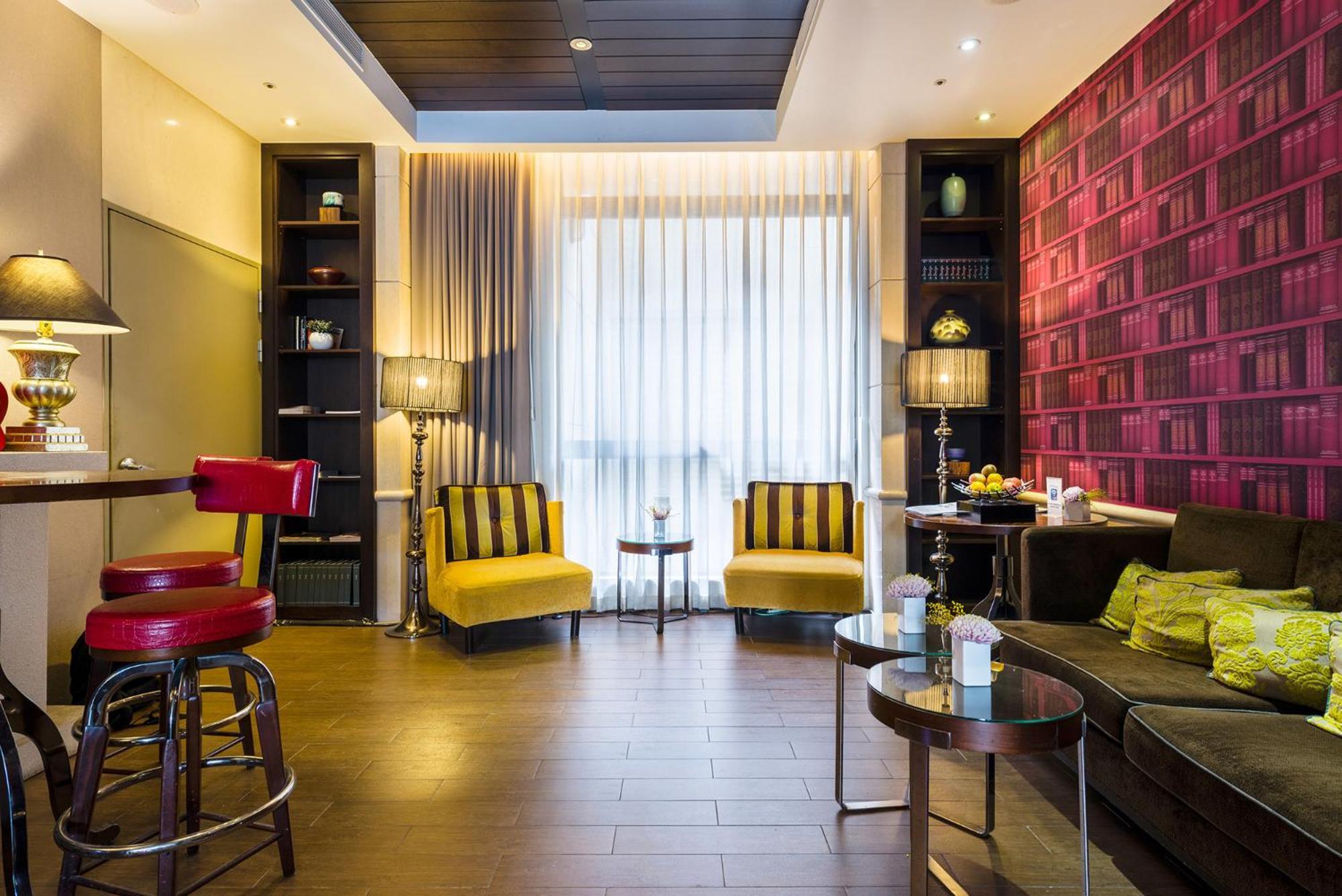 Aparthotel Leofoo Residences 4*