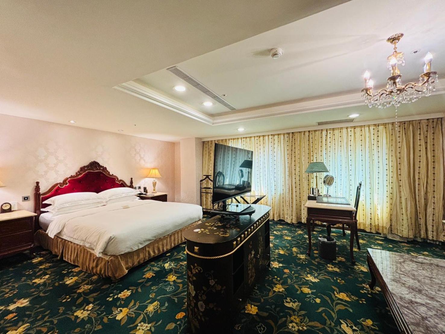 Royal Seasons ‧ Nanjing W. Hotel Taipei