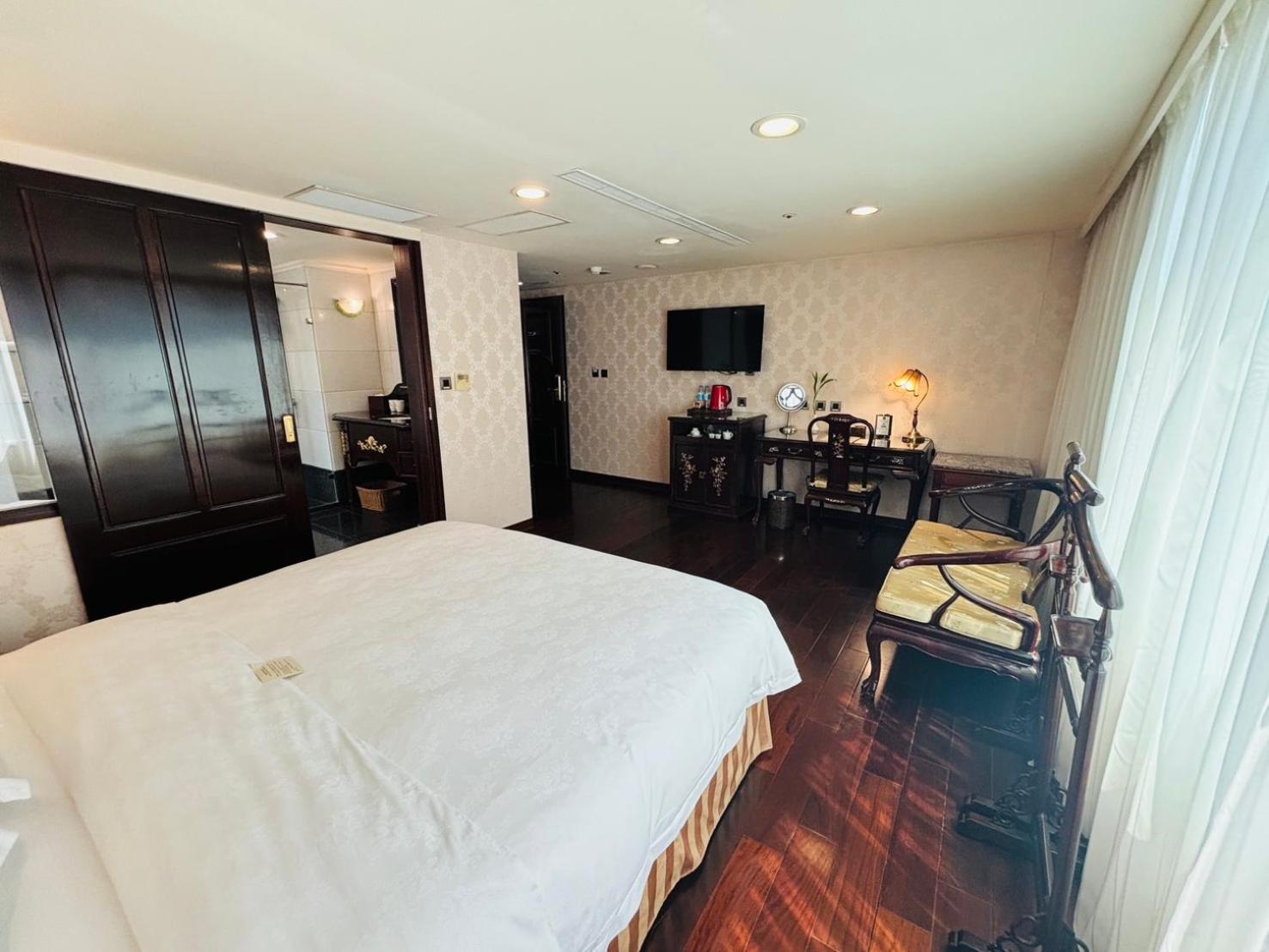 Royal Seasons ‧ Nanjing W. Hotel 4*