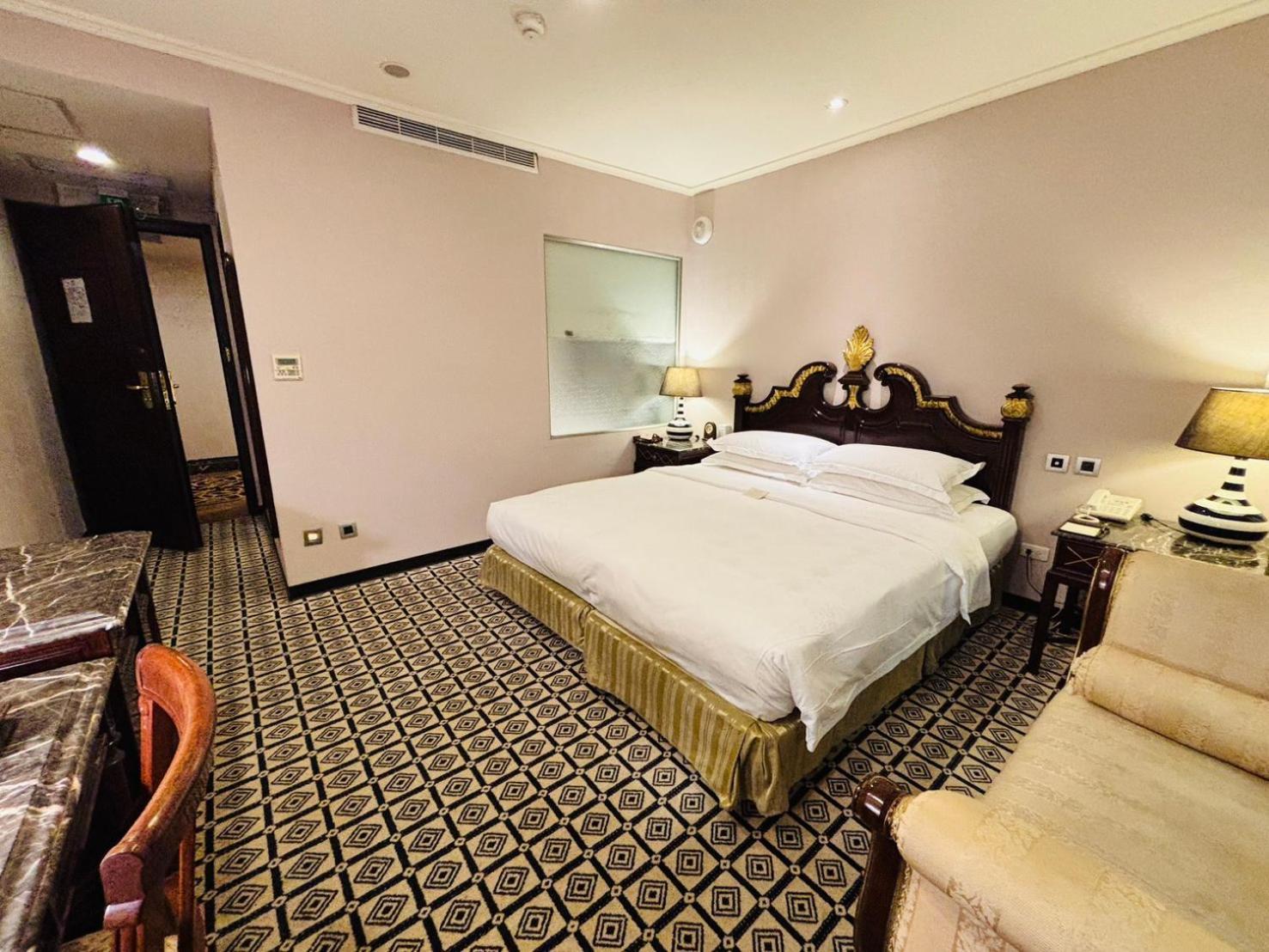 Royal Seasons ‧ Nanjing W. Hotel Taipei