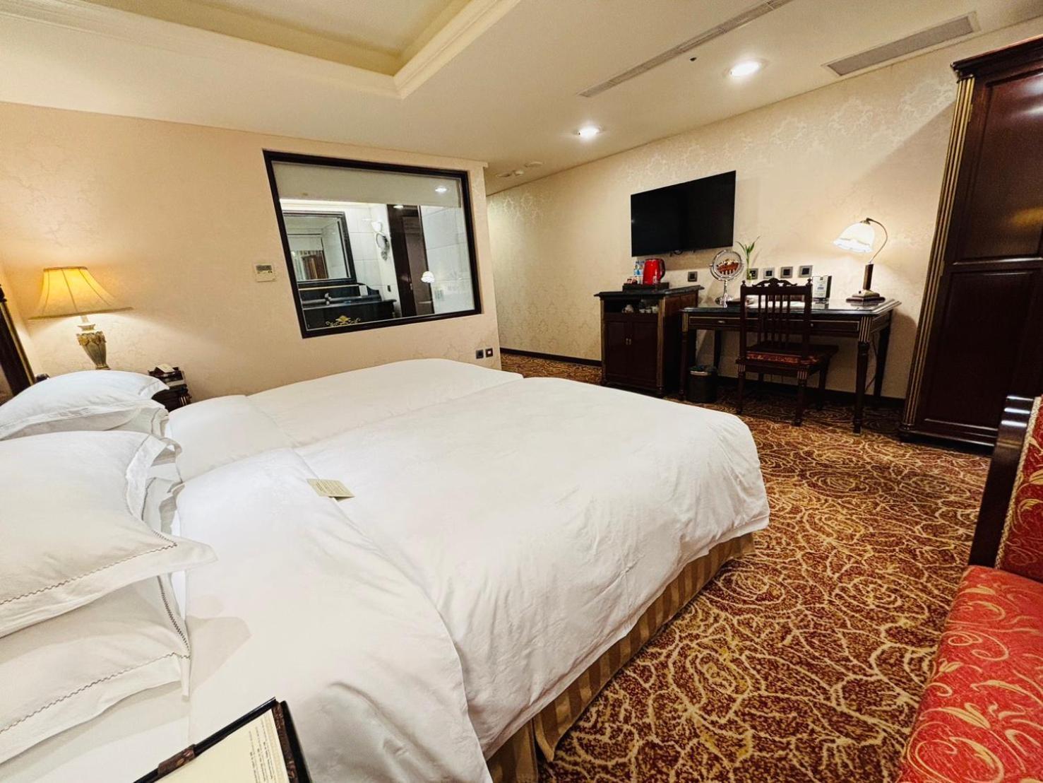Royal Seasons ‧ Nanjing W. 4* Taipei