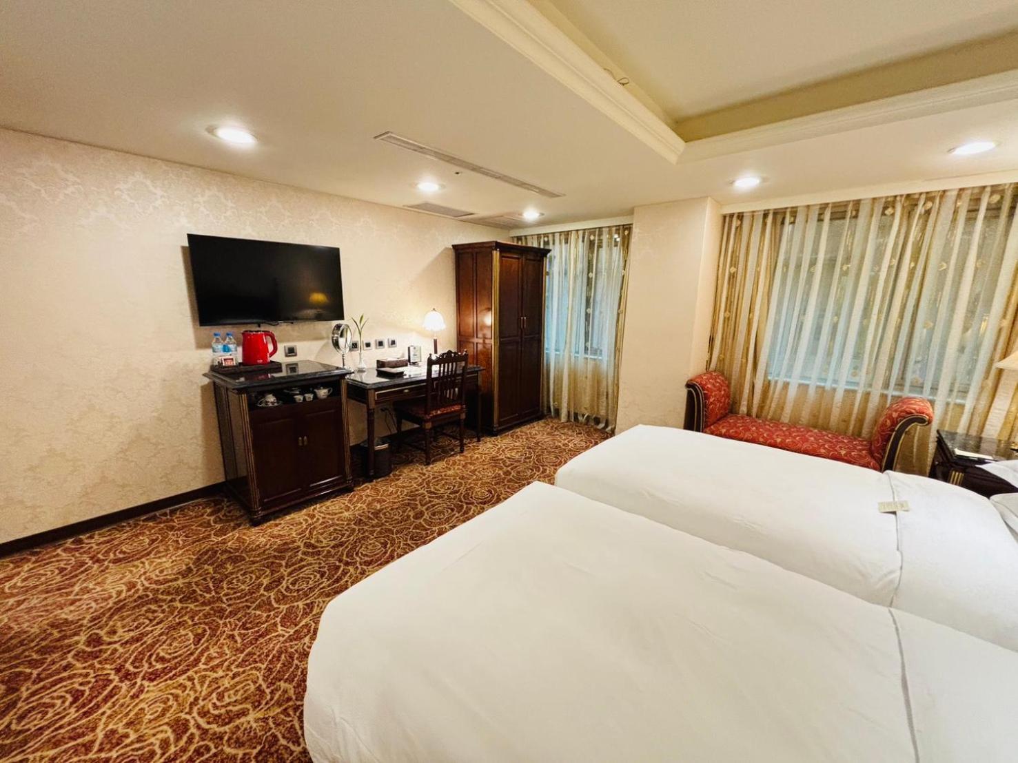 Royal Seasons ‧ Nanjing W.