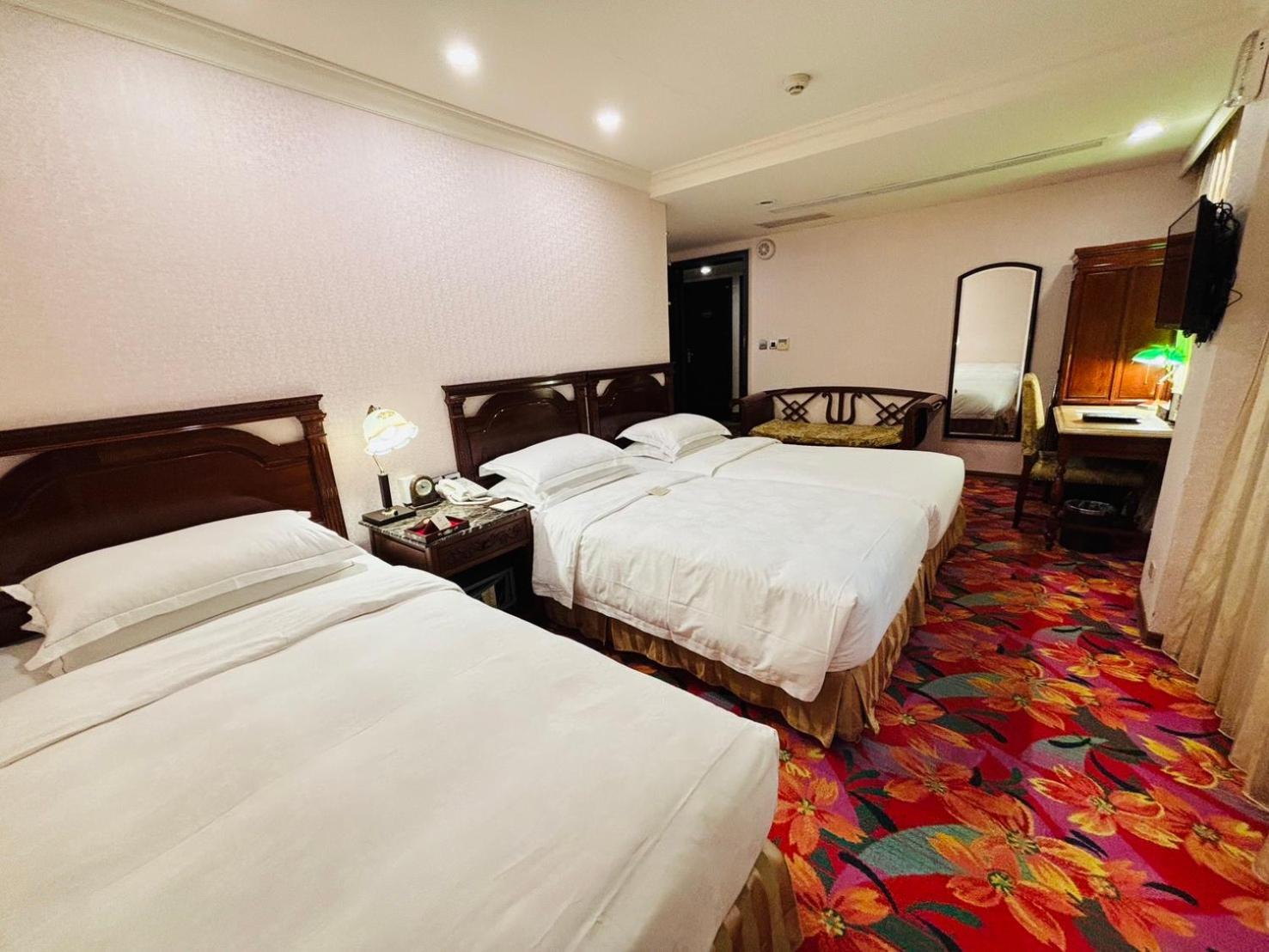 Royal Seasons ‧ Nanjing W. Hotel 4*
