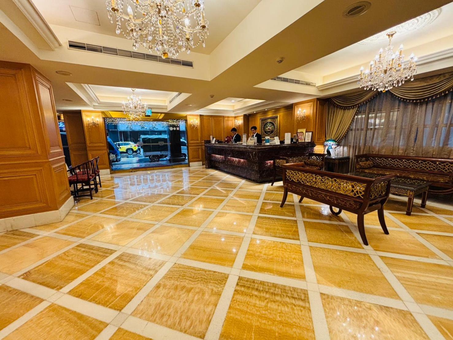 Royal Seasons ‧ Nanjing W.