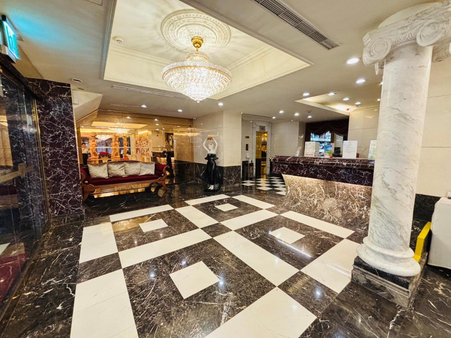 Royal Seasons ‧ Nanjing W. 4* Taipei