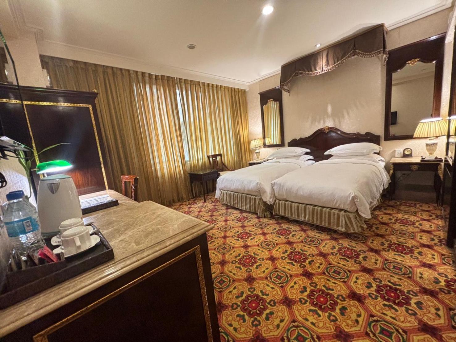 Royal Seasons ‧ Nanjing W. Hotel Taipei