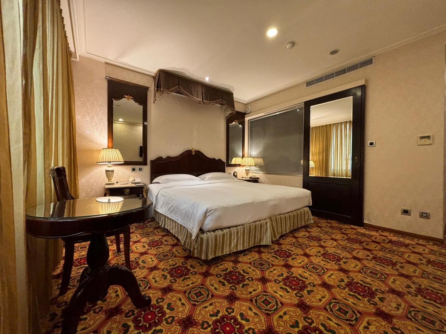 Royal Seasons ‧ Nanjing W. Hotel Taipei
