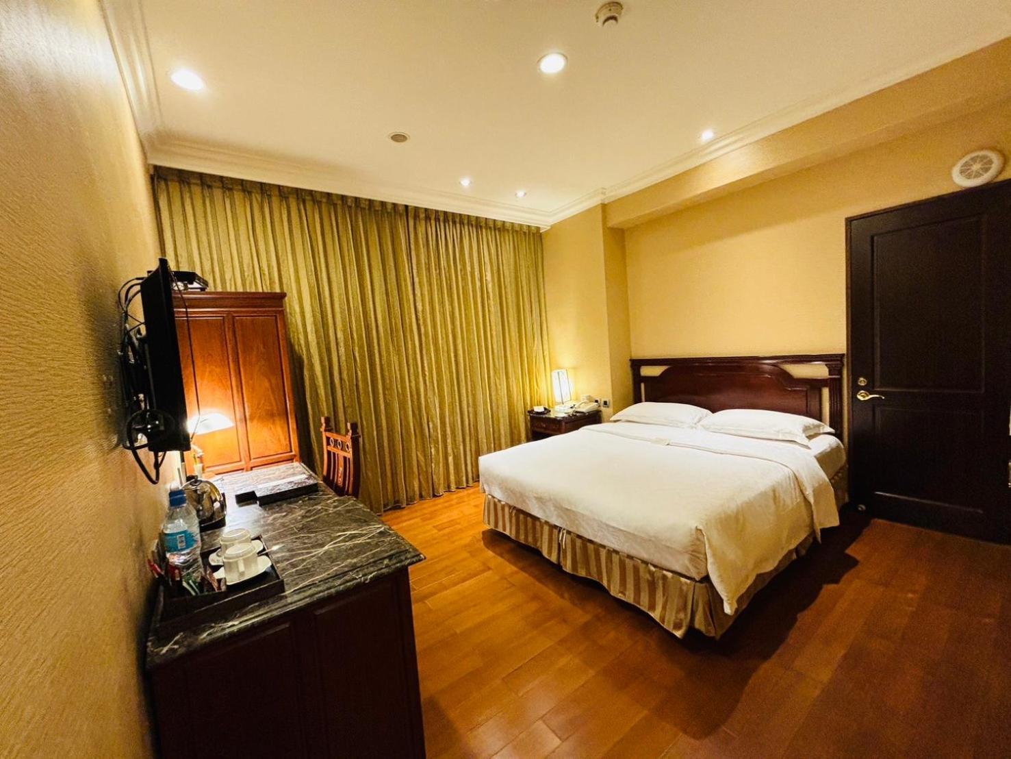 Royal Seasons ‧ Nanjing W. Taipei