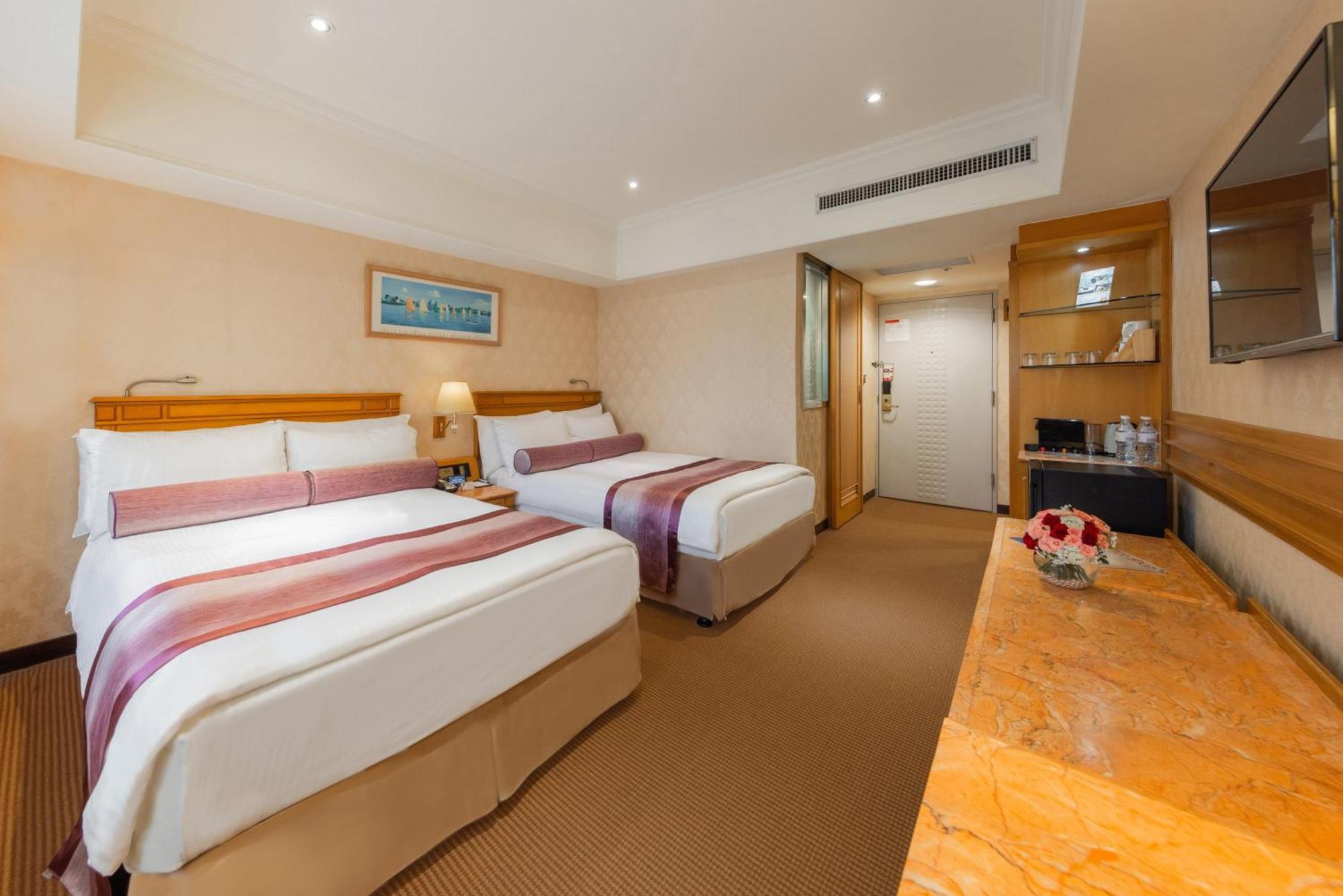 Hotel Cosmos 5*